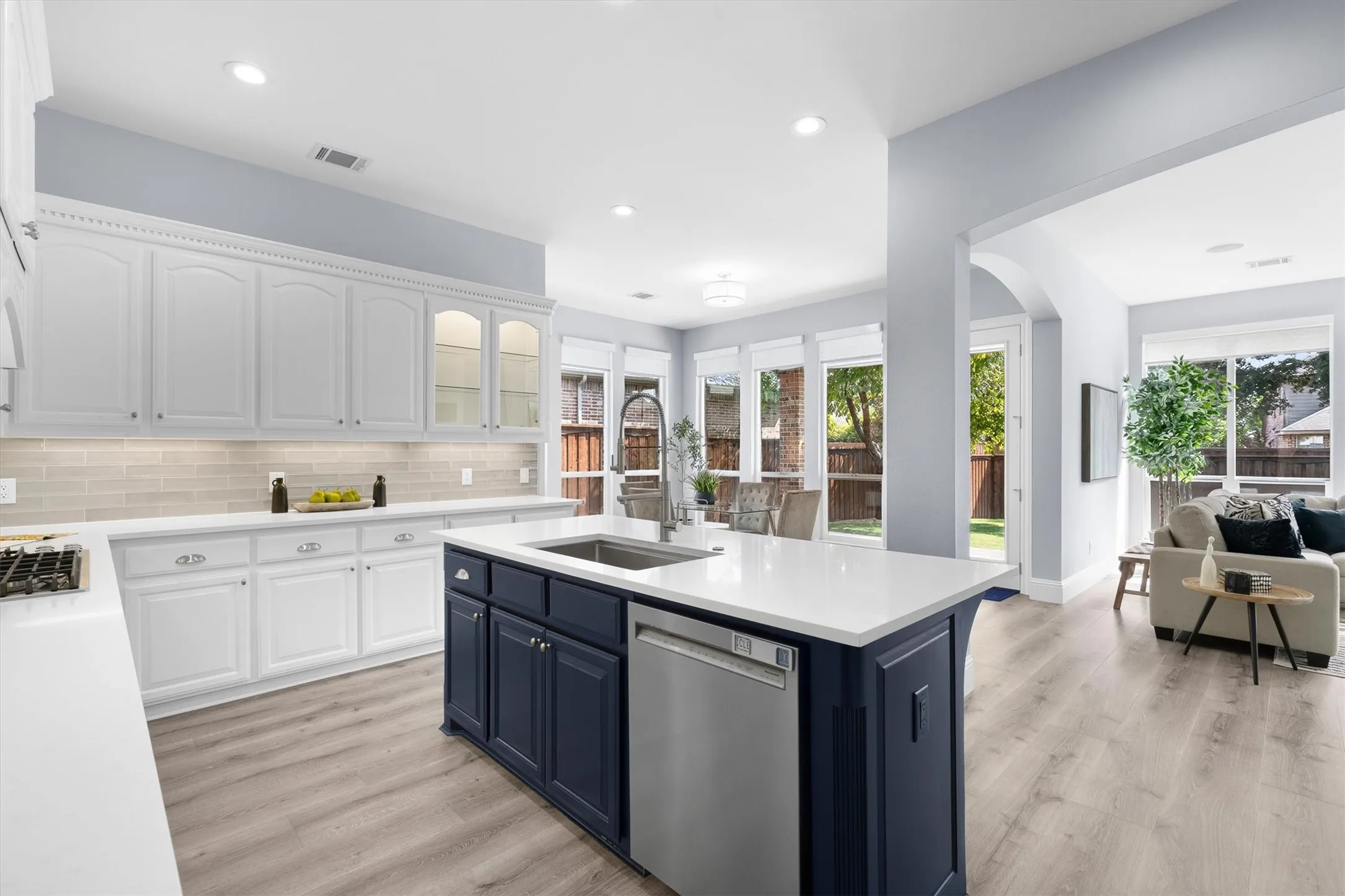 Single Family Residence For Sale in Collin County , 15385 Mountain View Lane, Frisco, Texas 75035, 4 Bedroom, 4 Bathroom, 3 Garage spaces, 3,718 Sqft, built in 2001, mls#21367825, Real Estate Agent in Frisco, Homes For Sale in Collin county, Homes For Sale in Frisco, Realtor in Frisco Texas, Real Estate Brokerage Independent Realty Texas, Luminita Cordes Realtor