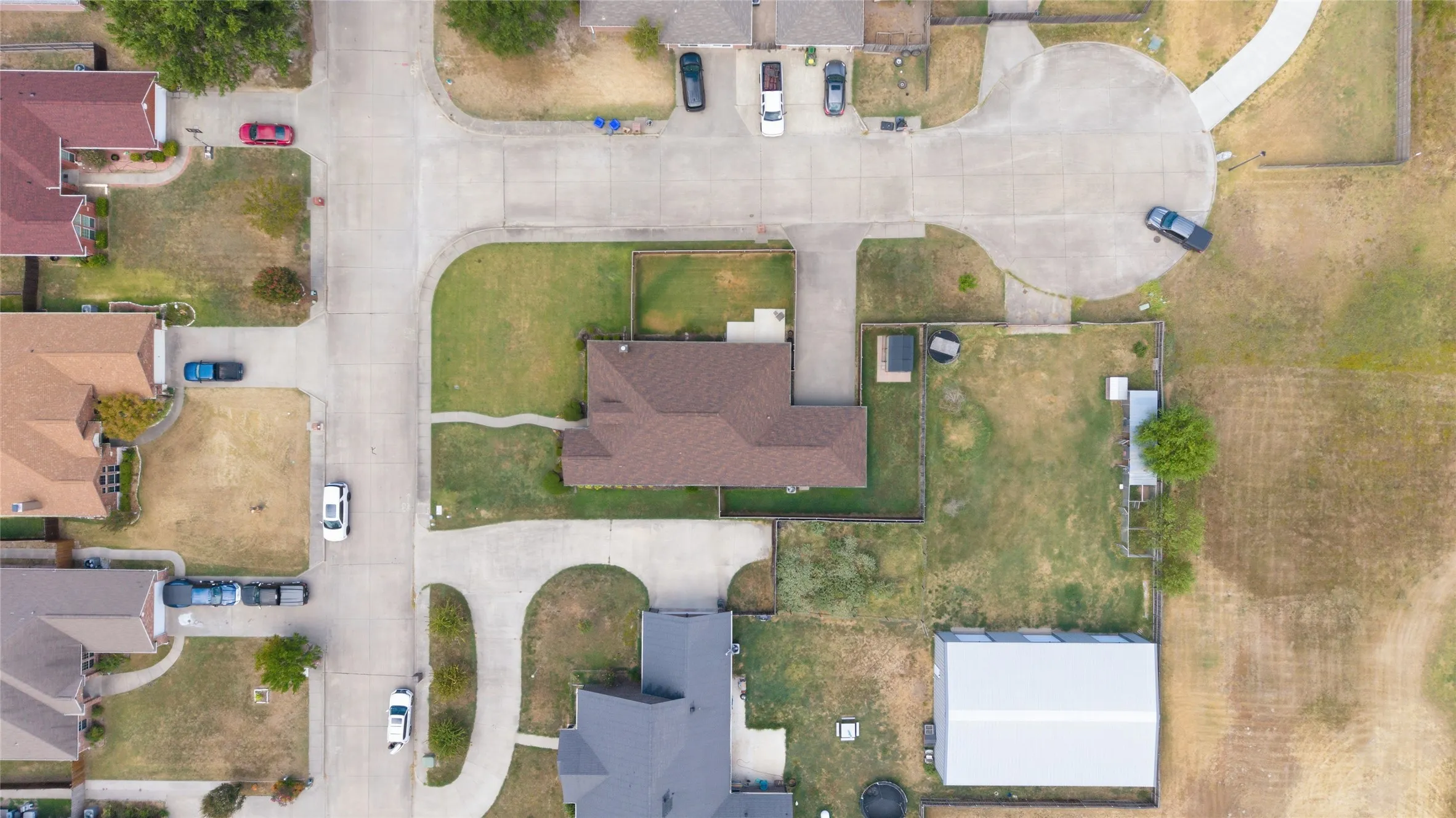 Corner lot with 2 separate yards