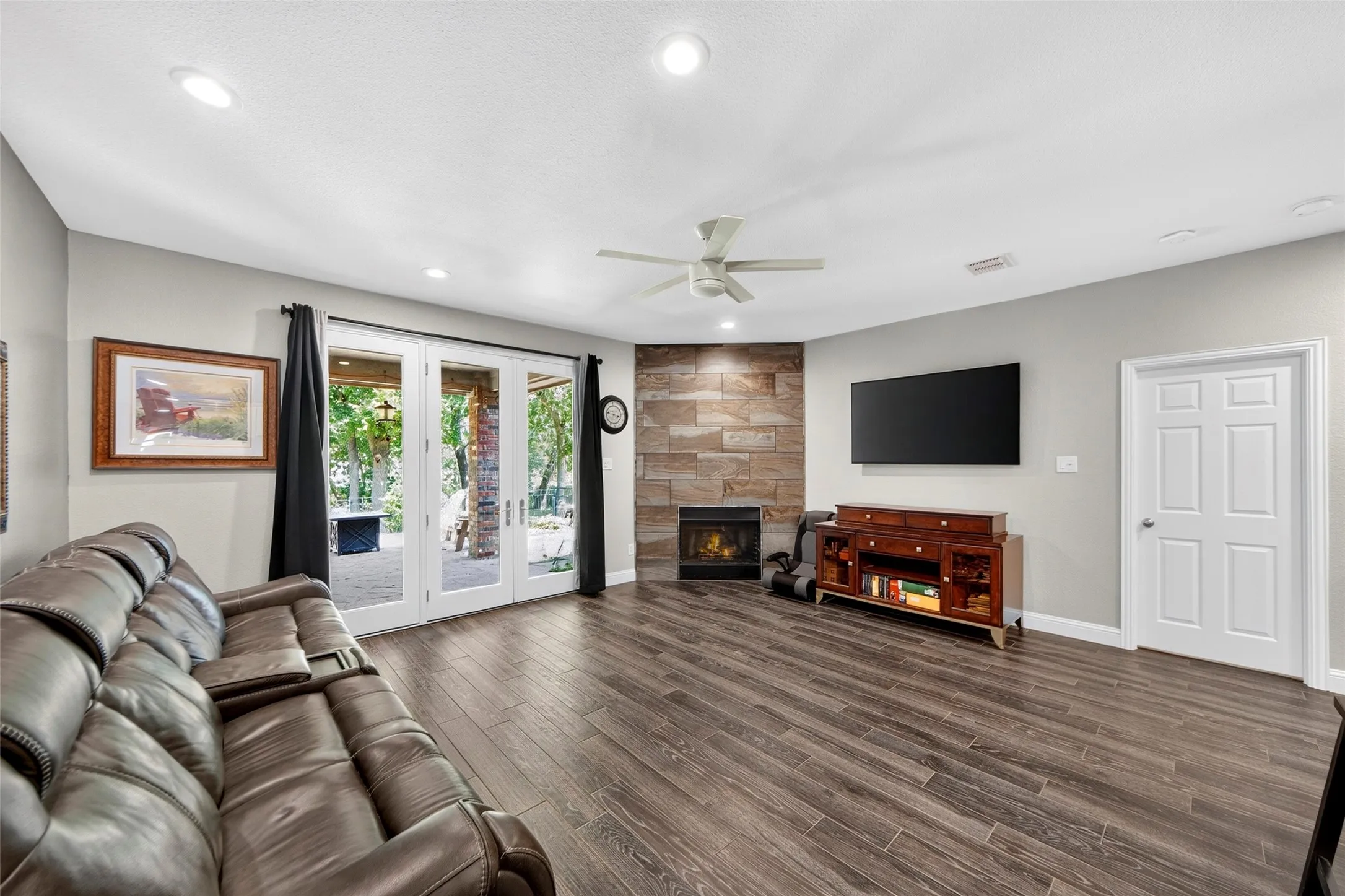 Single Family Residence For Sale in Collin County , 1532 Lynn Drive, Wylie, Texas 75098, 3 Bedroom, 2 Bathroom, 2 Garage spaces, 2,264 Sqft, built in 2006, mls#21369652, Real Estate Agent in Wylie, Homes For Sale in Collin county, Homes For Sale in Wylie, Realtor in Wylie Texas, Real Estate Brokerage Independent Realty Texas, Luminita Cordes Realtor