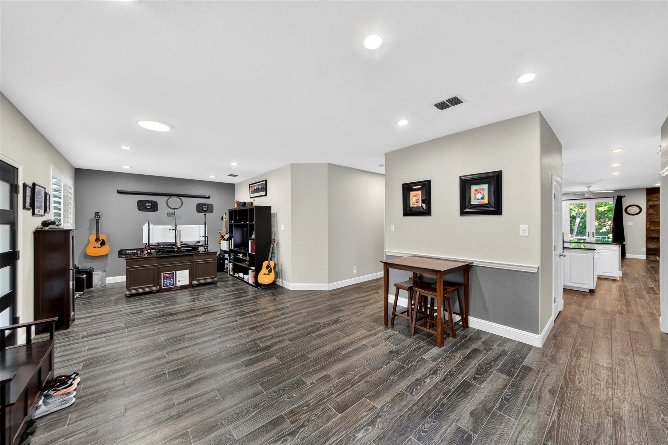 Single Family Residence For Sale in Collin County , 1532 Lynn Drive, Wylie, Texas 75098, 3 Bedroom, 2 Bathroom, 2 Garage spaces, 2,264 Sqft, built in 2006, mls#21369652, Real Estate Agent in Wylie, Homes For Sale in Collin county, Homes For Sale in Wylie, Realtor in Wylie Texas, Real Estate Brokerage Independent Realty Texas, Luminita Cordes Realtor