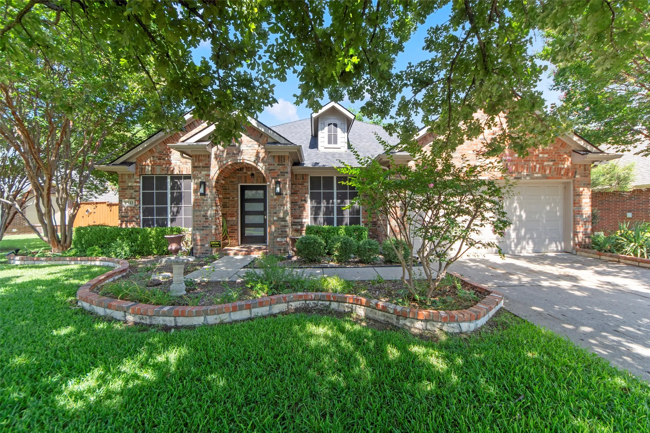 Single Family Residence For Sale in Collin County , 1532 Lynn Drive, Wylie, Texas 75098, 3 Bedroom, 2 Bathroom, 2 Garage spaces, 2,264 Sqft, built in 2006, mls#21369652, Real Estate Agent in Wylie, Homes For Sale in Collin county, Homes For Sale in Wylie, Realtor in Wylie Texas, Real Estate Brokerage Independent Realty Texas, Luminita Cordes Realtor