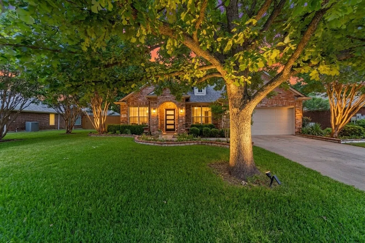 Single Family Residence For Sale in Collin County , 1532 Lynn Drive, Wylie, Texas 75098, 3 Bedroom, 2 Bathroom, 2 Garage spaces, 2,264 Sqft, built in 2006, mls#21369652, Real Estate Agent in Wylie, Homes For Sale in Collin county, Homes For Sale in Wylie, Realtor in Wylie Texas, Real Estate Brokerage Independent Realty Texas, Luminita Cordes Realtor