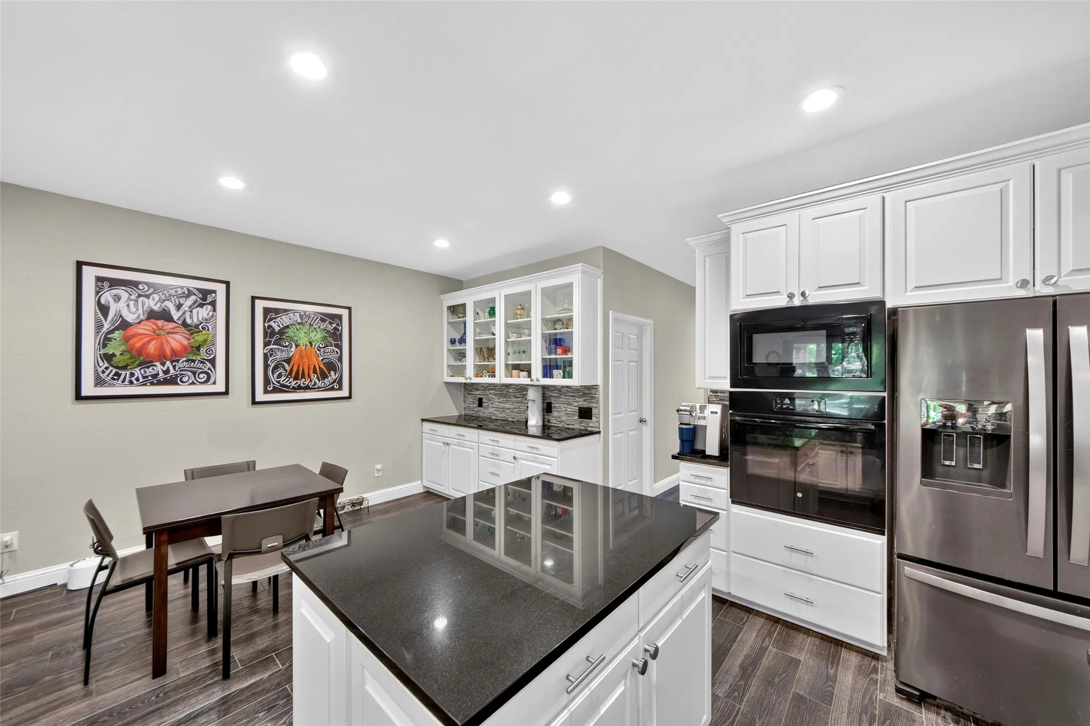 Single Family Residence For Sale in Collin County , 1532 Lynn Drive, Wylie, Texas 75098, 3 Bedroom, 2 Bathroom, 2 Garage spaces, 2,264 Sqft, built in 2006, mls#21369652, Real Estate Agent in Wylie, Homes For Sale in Collin county, Homes For Sale in Wylie, Realtor in Wylie Texas, Real Estate Brokerage Independent Realty Texas, Luminita Cordes Realtor