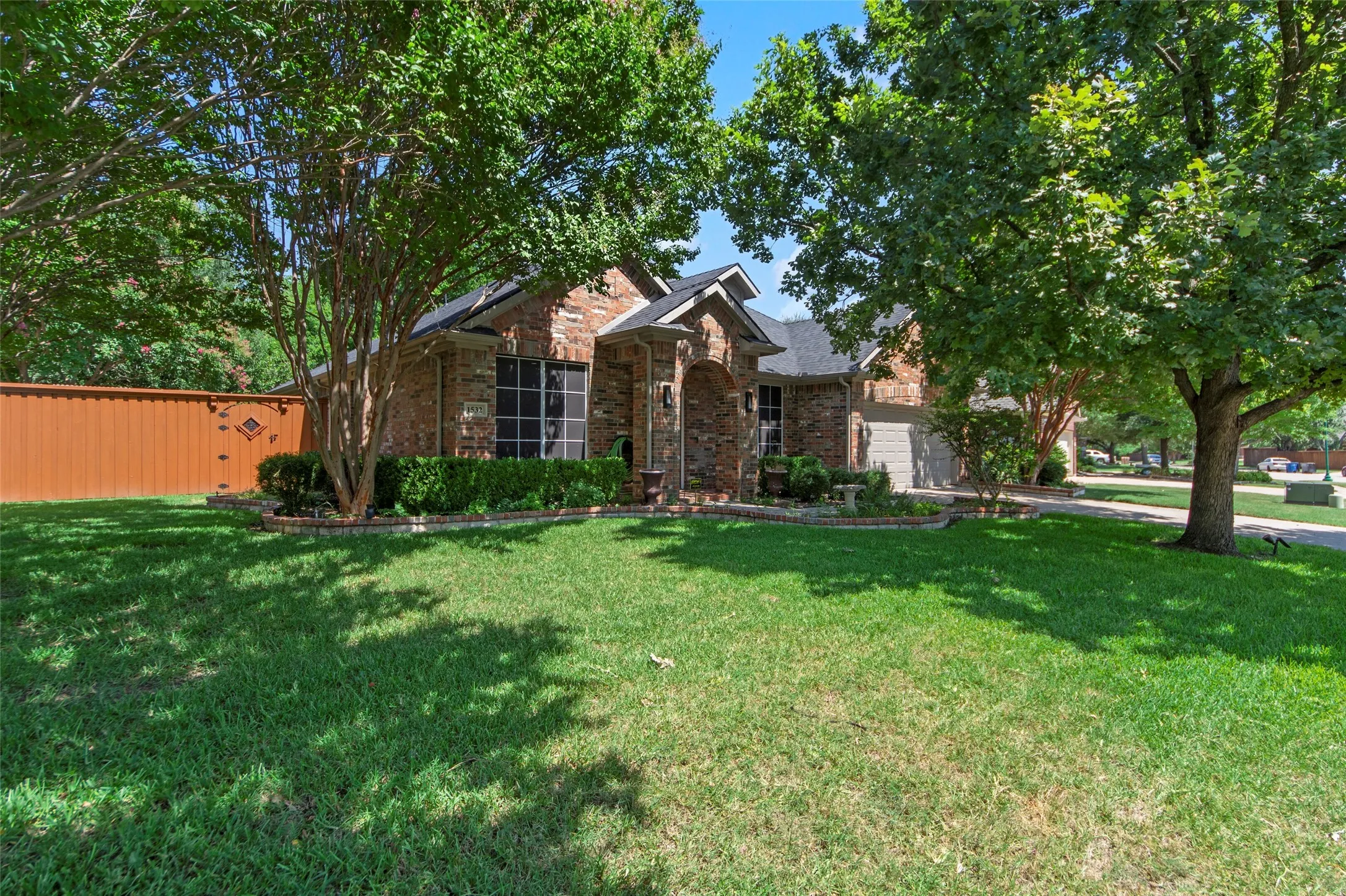 Single Family Residence For Sale in Collin County , 1532 Lynn Drive, Wylie, Texas 75098, 3 Bedroom, 2 Bathroom, 2 Garage spaces, 2,264 Sqft, built in 2006, mls#21369652, Real Estate Agent in Wylie, Homes For Sale in Collin county, Homes For Sale in Wylie, Realtor in Wylie Texas, Real Estate Brokerage Independent Realty Texas, Luminita Cordes Realtor