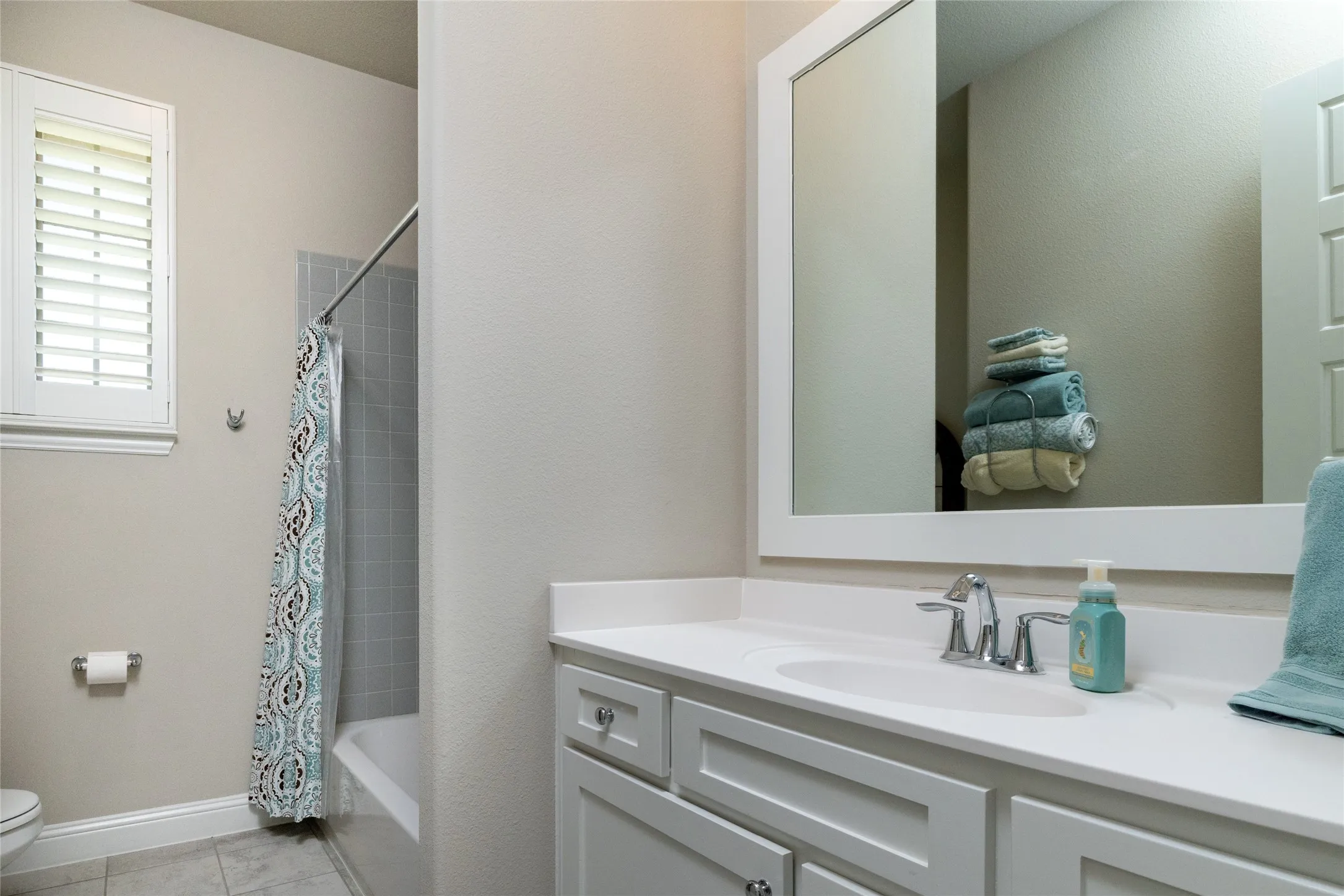 Ensuite Bath for Bedroom #3