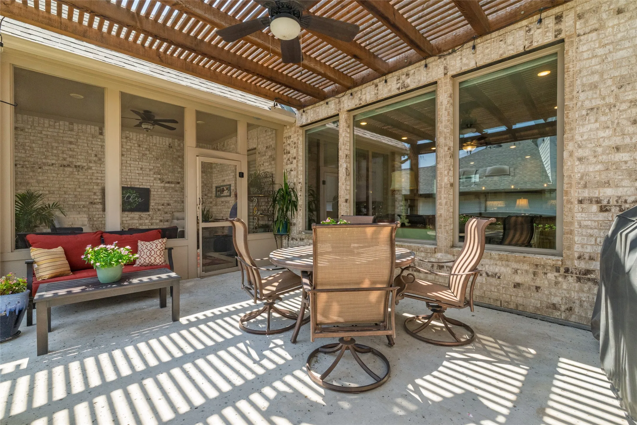 Single Family Residence For Sale in Parker County , 2009 Prairie Holly Lane, Fort Worth, Texas 76008, 3 Bedroom, 5 Bathroom, 2 Garage spaces, 3,952 Sqft, built in 2020, mls#21362980, Real Estate Agent in Fort Worth, Homes For Sale in Parker county, Homes For Sale in Fort Worth, Realtor in Fort Worth Texas, Real Estate Brokerage Independent Realty Texas, Luminita Cordes Realtor