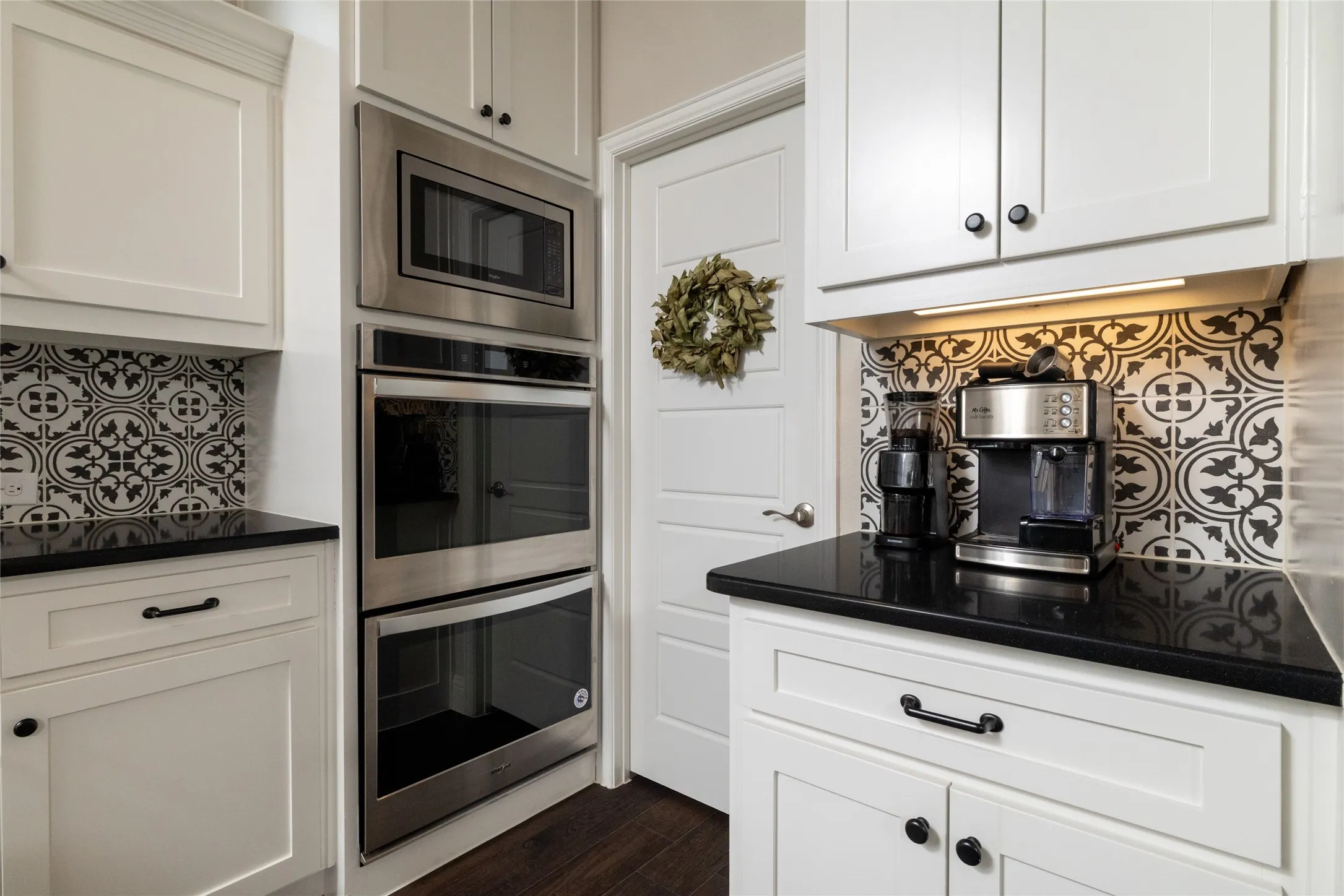 Double Ovens, Built-In Microwave and Coffee Bar