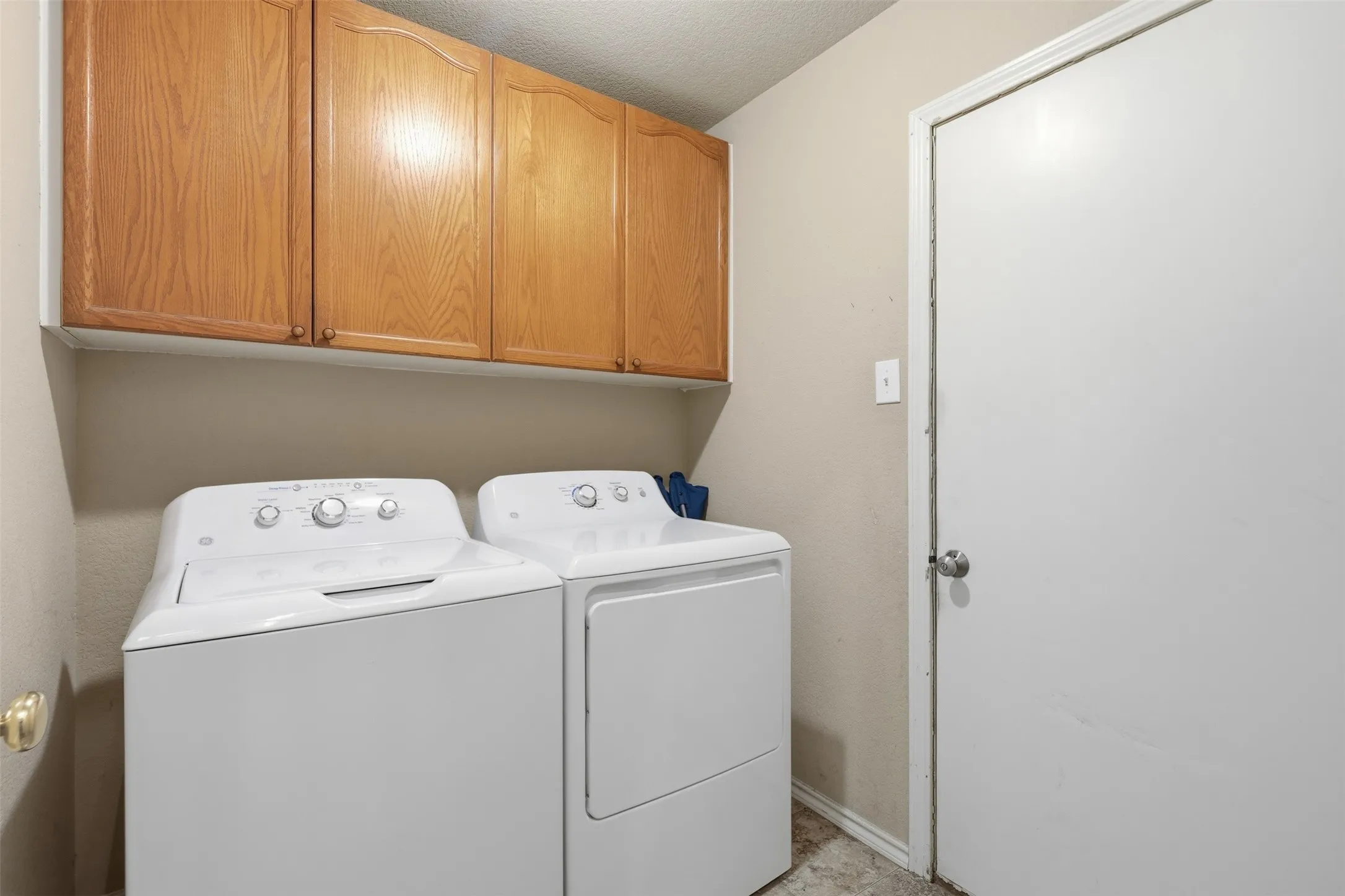 Single Family Residence For Sale in Hood County , 1507 Saddle Creek Court, Granbury, Texas 76048, 3 Bedroom, 2 Bathroom, 2 Garage spaces, 1,612 Sqft, built in 1998, mls#21369640, Real Estate Agent in Granbury, Homes For Sale in Hood county, Homes For Sale in Granbury, Realtor in Granbury Texas, Real Estate Brokerage Independent Realty Texas, Luminita Cordes Realtor
