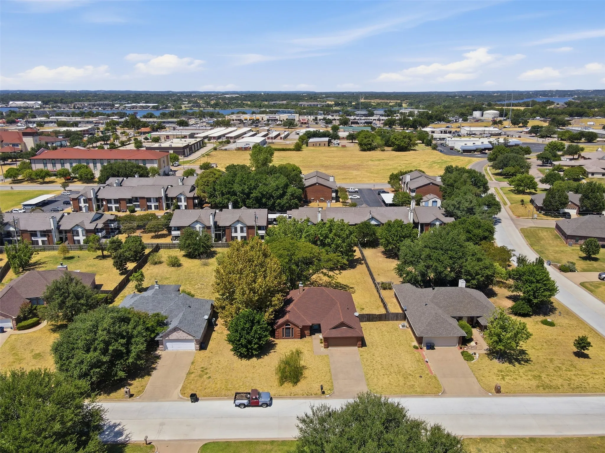 Single Family Residence For Sale in Hood County , 1507 Saddle Creek Court, Granbury, Texas 76048, 3 Bedroom, 2 Bathroom, 2 Garage spaces, 1,612 Sqft, built in 1998, mls#21369640, Real Estate Agent in Granbury, Homes For Sale in Hood county, Homes For Sale in Granbury, Realtor in Granbury Texas, Real Estate Brokerage Independent Realty Texas, Luminita Cordes Realtor