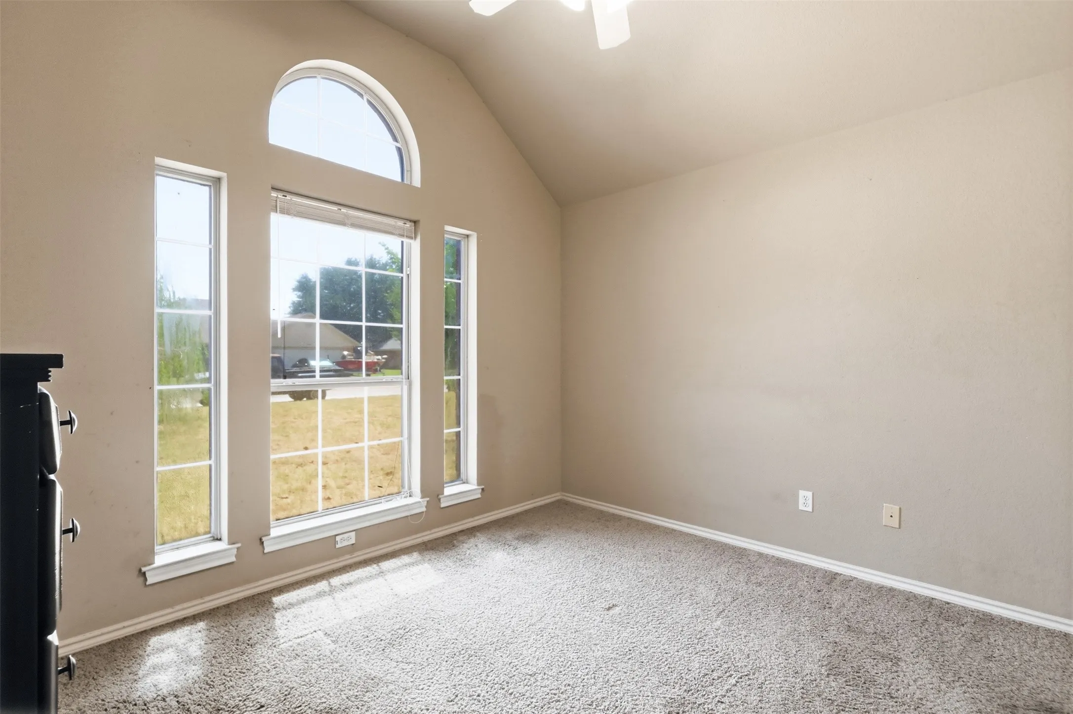 Single Family Residence For Sale in Hood County , 1507 Saddle Creek Court, Granbury, Texas 76048, 3 Bedroom, 2 Bathroom, 2 Garage spaces, 1,612 Sqft, built in 1998, mls#21369640, Real Estate Agent in Granbury, Homes For Sale in Hood county, Homes For Sale in Granbury, Realtor in Granbury Texas, Real Estate Brokerage Independent Realty Texas, Luminita Cordes Realtor