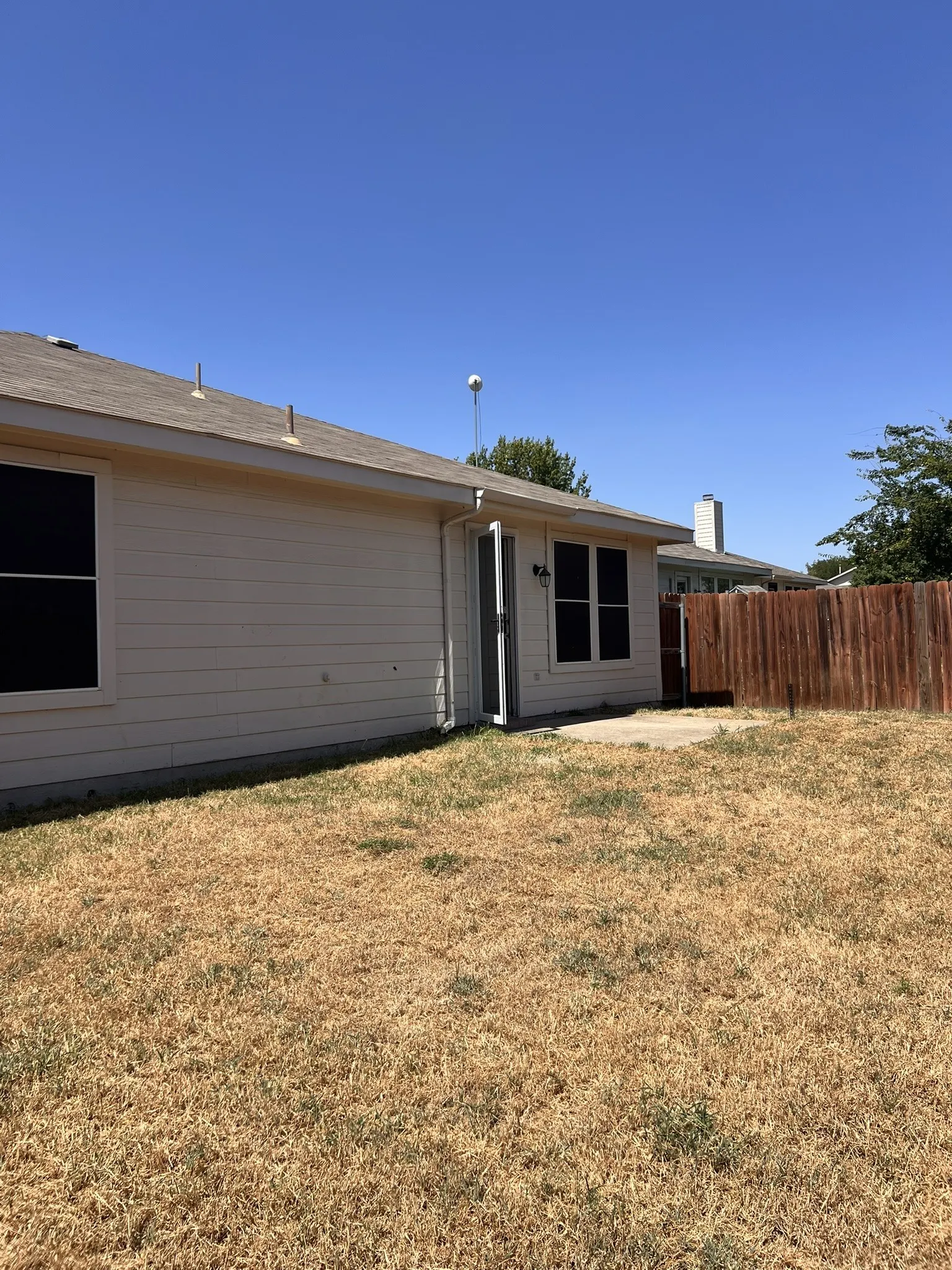 Single Family Residence For Rent in Kaufman County , 1017 Alexandria Drive, Forney, Texas 75126, 4 Bedroom, 2 Bathroom, 2 Garage spaces, 1,758 Sqft, built in 2002, mls#21360702, Real Estate Agent in Forney, Homes For Rent in Kaufman county, Homes For Rent in Forney, Realtor in Forney Texas, Real Estate Brokerage Independent Realty Texas, Luminita Cordes Realtor