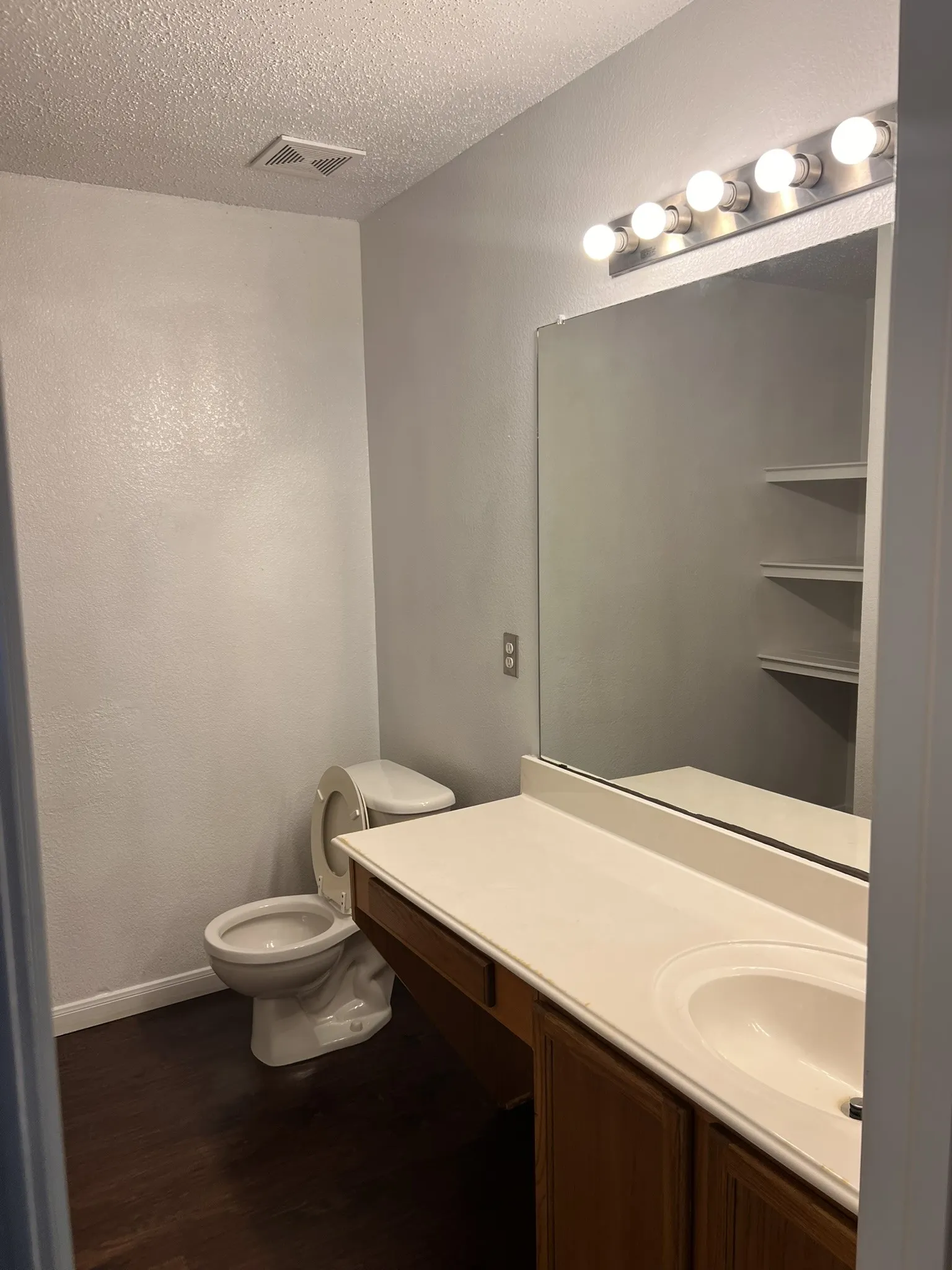 Single Family Residence For Rent in Kaufman County , 1017 Alexandria Drive, Forney, Texas 75126, 4 Bedroom, 2 Bathroom, 2 Garage spaces, 1,758 Sqft, built in 2002, mls#21360702, Real Estate Agent in Forney, Homes For Rent in Kaufman county, Homes For Rent in Forney, Realtor in Forney Texas, Real Estate Brokerage Independent Realty Texas, Luminita Cordes Realtor