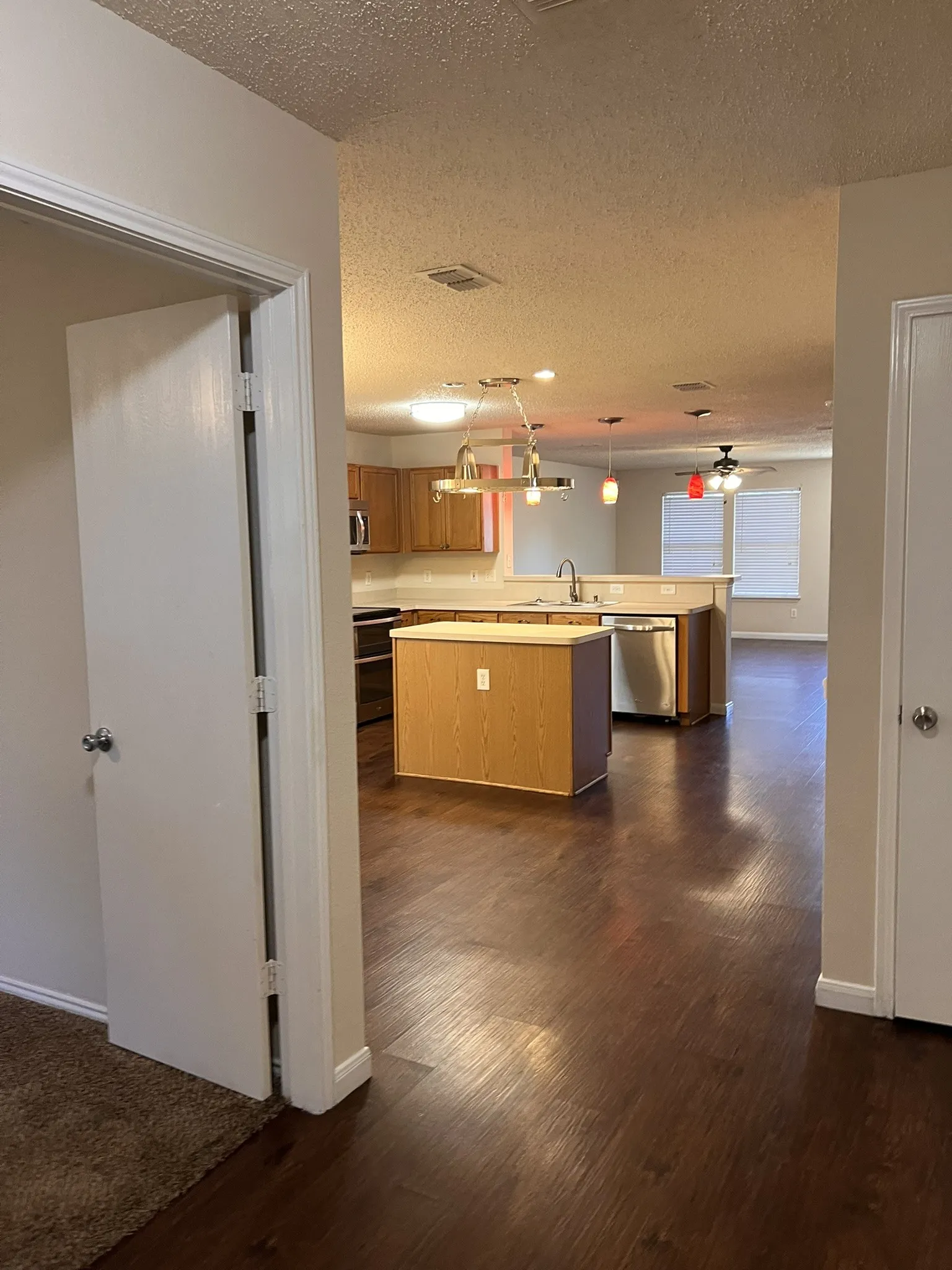 Single Family Residence For Rent in Kaufman County , 1017 Alexandria Drive, Forney, Texas 75126, 4 Bedroom, 2 Bathroom, 2 Garage spaces, 1,758 Sqft, built in 2002, mls#21360702, Real Estate Agent in Forney, Homes For Rent in Kaufman county, Homes For Rent in Forney, Realtor in Forney Texas, Real Estate Brokerage Independent Realty Texas, Luminita Cordes Realtor