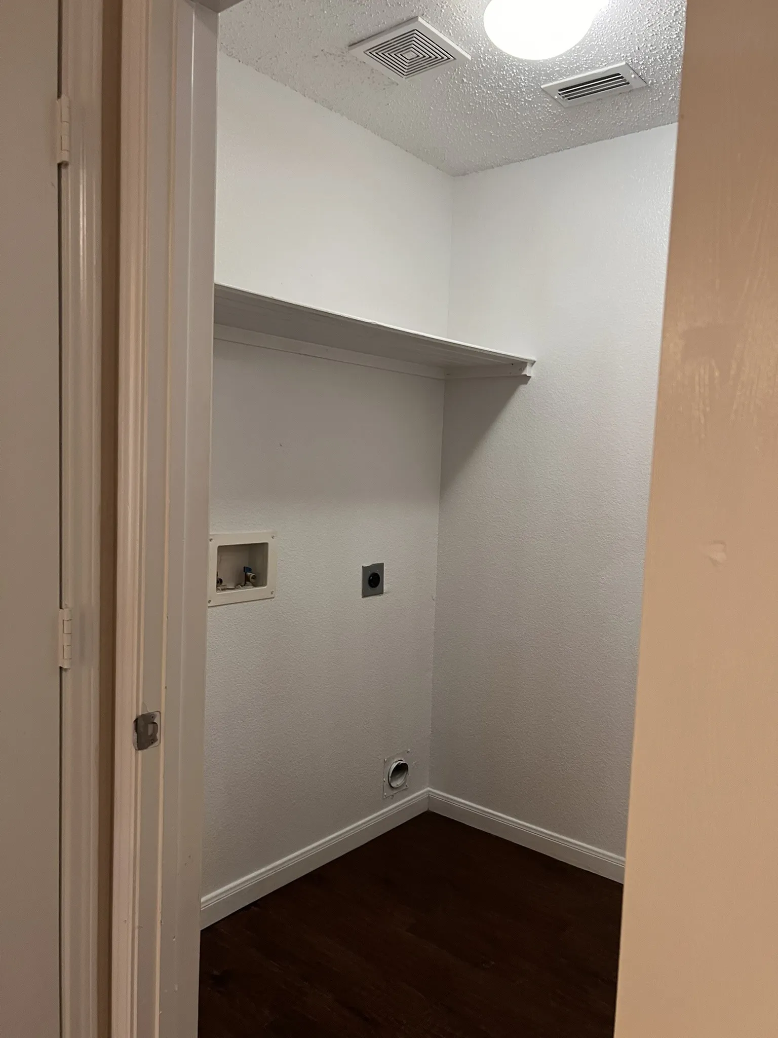 Single Family Residence For Rent in Kaufman County , 1017 Alexandria Drive, Forney, Texas 75126, 4 Bedroom, 2 Bathroom, 2 Garage spaces, 1,758 Sqft, built in 2002, mls#21360702, Real Estate Agent in Forney, Homes For Rent in Kaufman county, Homes For Rent in Forney, Realtor in Forney Texas, Real Estate Brokerage Independent Realty Texas, Luminita Cordes Realtor