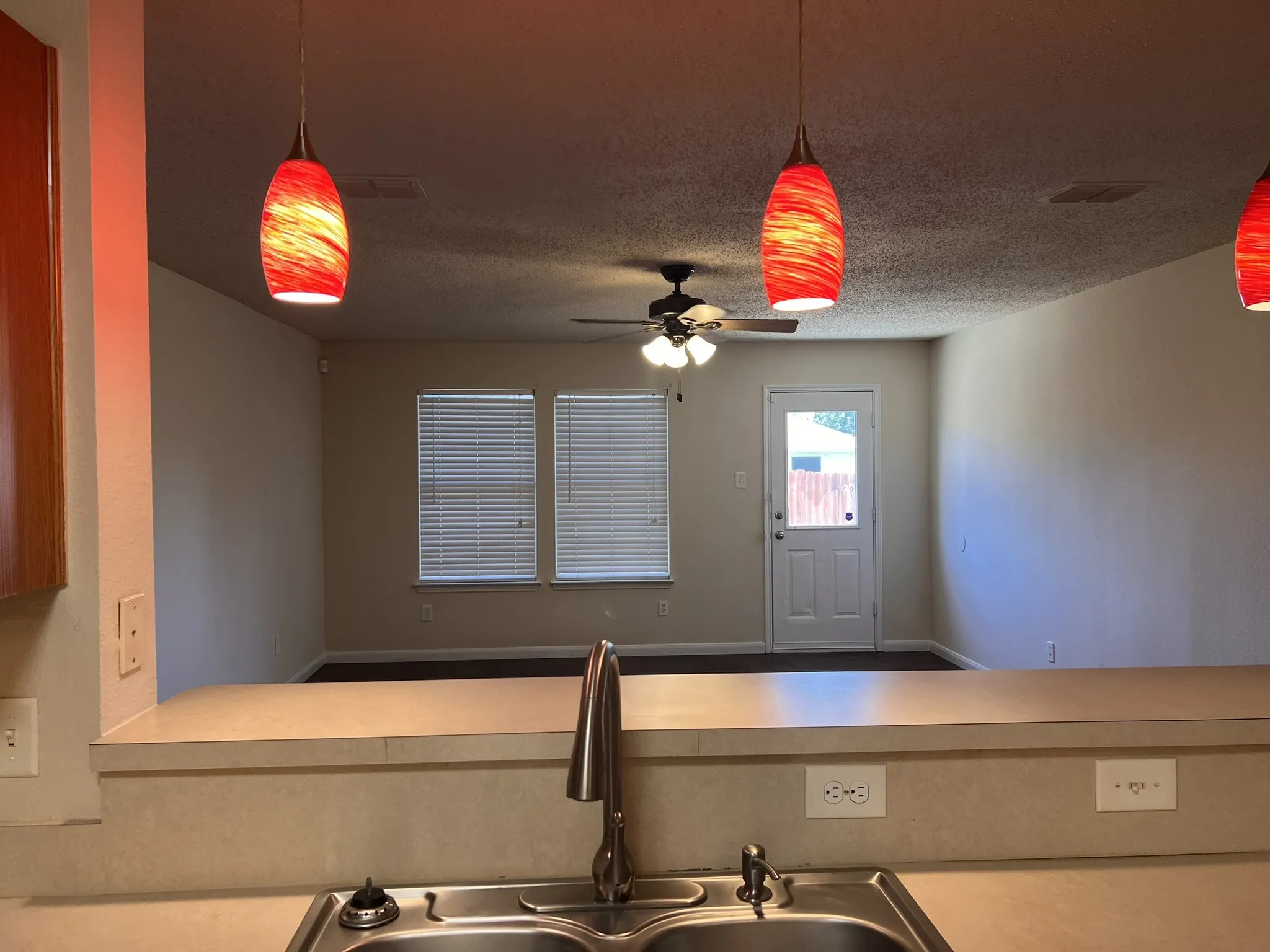 Single Family Residence For Rent in Kaufman County , 1017 Alexandria Drive, Forney, Texas 75126, 4 Bedroom, 2 Bathroom, 2 Garage spaces, 1,758 Sqft, built in 2002, mls#21360702, Real Estate Agent in Forney, Homes For Rent in Kaufman county, Homes For Rent in Forney, Realtor in Forney Texas, Real Estate Brokerage Independent Realty Texas, Luminita Cordes Realtor