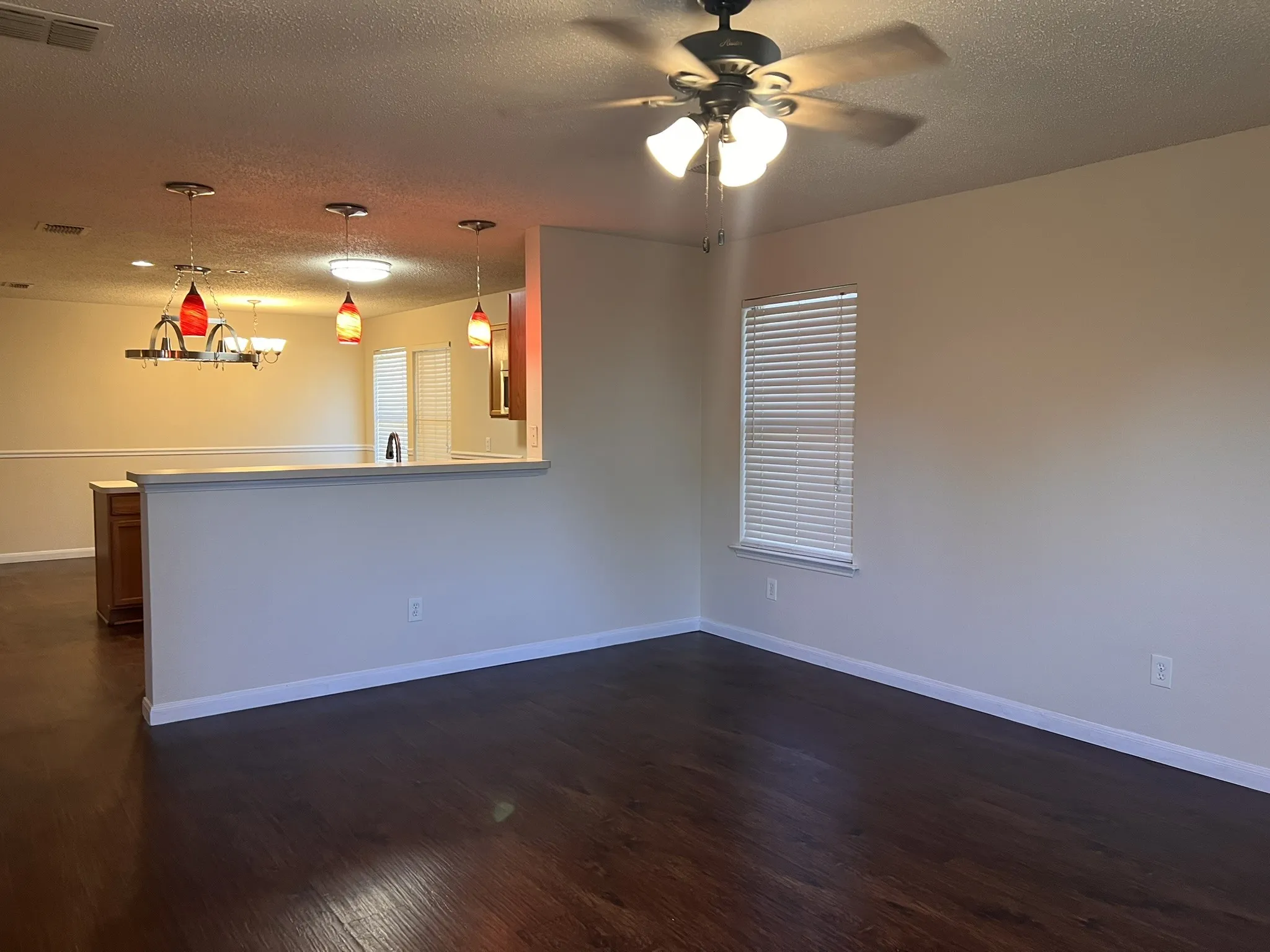 Single Family Residence For Rent in Kaufman County , 1017 Alexandria Drive, Forney, Texas 75126, 4 Bedroom, 2 Bathroom, 2 Garage spaces, 1,758 Sqft, built in 2002, mls#21360702, Real Estate Agent in Forney, Homes For Rent in Kaufman county, Homes For Rent in Forney, Realtor in Forney Texas, Real Estate Brokerage Independent Realty Texas, Luminita Cordes Realtor