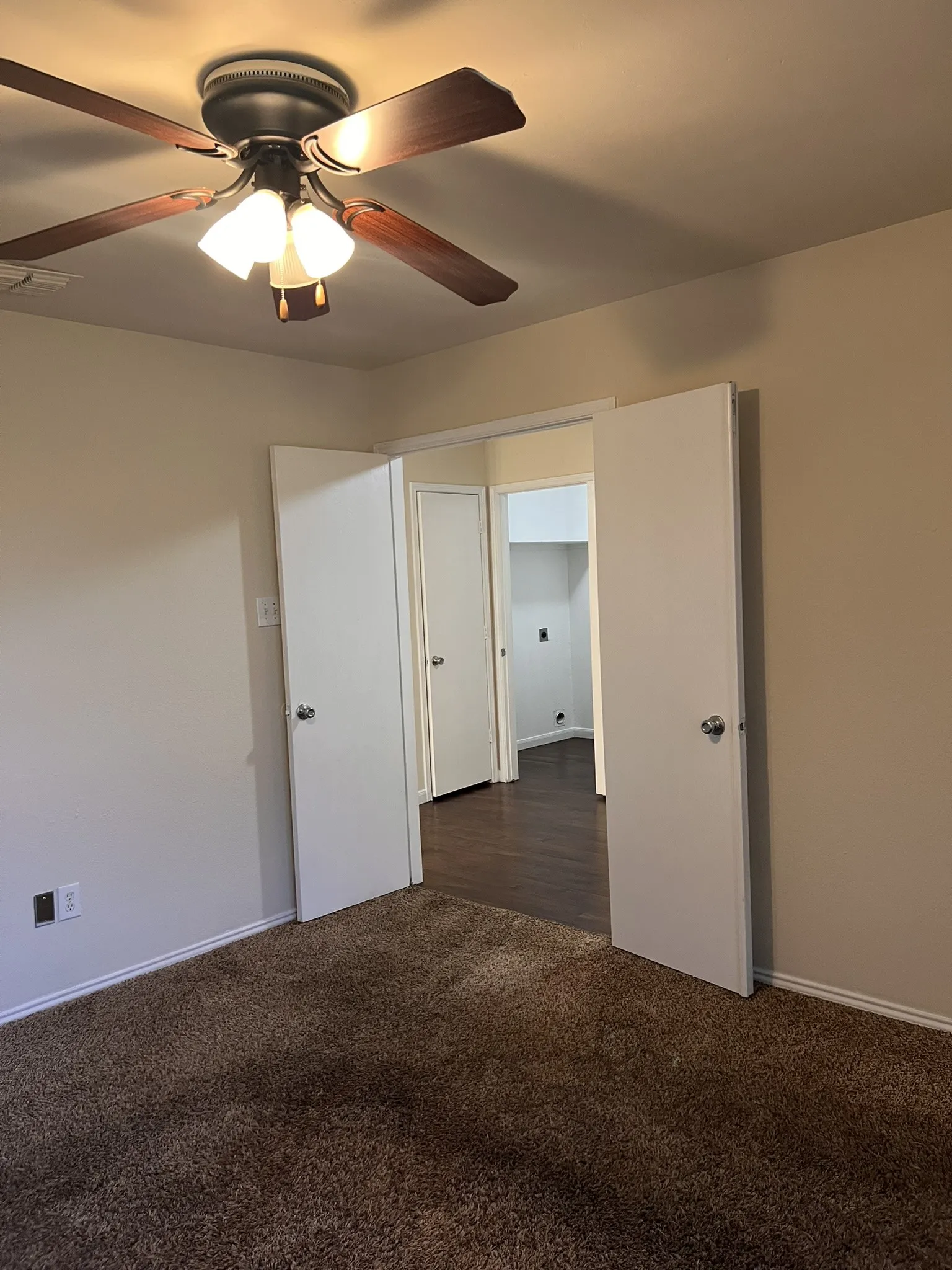 Single Family Residence For Rent in Kaufman County , 1017 Alexandria Drive, Forney, Texas 75126, 4 Bedroom, 2 Bathroom, 2 Garage spaces, 1,758 Sqft, built in 2002, mls#21360702, Real Estate Agent in Forney, Homes For Rent in Kaufman county, Homes For Rent in Forney, Realtor in Forney Texas, Real Estate Brokerage Independent Realty Texas, Luminita Cordes Realtor
