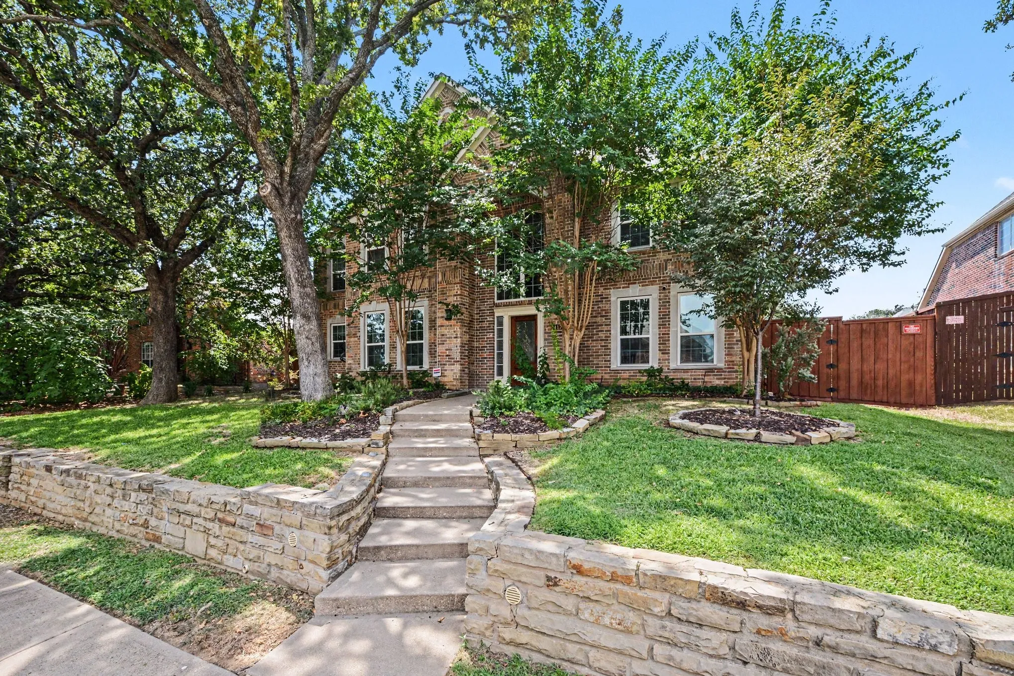 Single Family Residence For Sale in Dallas County , 417 Forest Ridge Drive, Coppell, Texas 75019, 5 Bedroom, 3 Bathroom, 2 Garage spaces, 3,767 Sqft, built in 2000, mls#21355936, Real Estate Agent in Coppell, Homes For Sale in Dallas county, Homes For Sale in Coppell, Realtor in Coppell Texas, Real Estate Brokerage Independent Realty Texas, Luminita Cordes Realtor