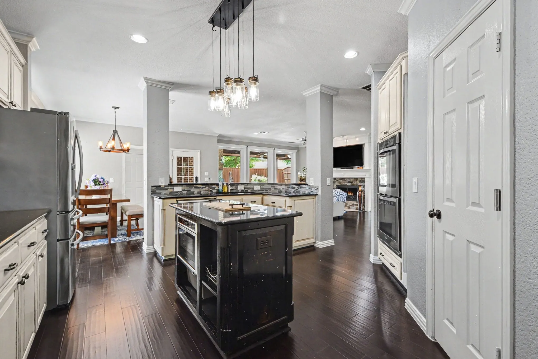 Single Family Residence For Sale in Dallas County , 417 Forest Ridge Drive, Coppell, Texas 75019, 5 Bedroom, 3 Bathroom, 2 Garage spaces, 3,767 Sqft, built in 2000, mls#21355936, Real Estate Agent in Coppell, Homes For Sale in Dallas county, Homes For Sale in Coppell, Realtor in Coppell Texas, Real Estate Brokerage Independent Realty Texas, Luminita Cordes Realtor