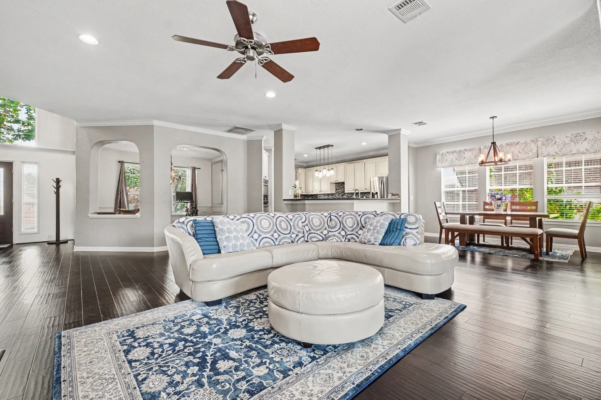 Single Family Residence For Sale in Dallas County , 417 Forest Ridge Drive, Coppell, Texas 75019, 5 Bedroom, 3 Bathroom, 2 Garage spaces, 3,767 Sqft, built in 2000, mls#21355936, Real Estate Agent in Coppell, Homes For Sale in Dallas county, Homes For Sale in Coppell, Realtor in Coppell Texas, Real Estate Brokerage Independent Realty Texas, Luminita Cordes Realtor