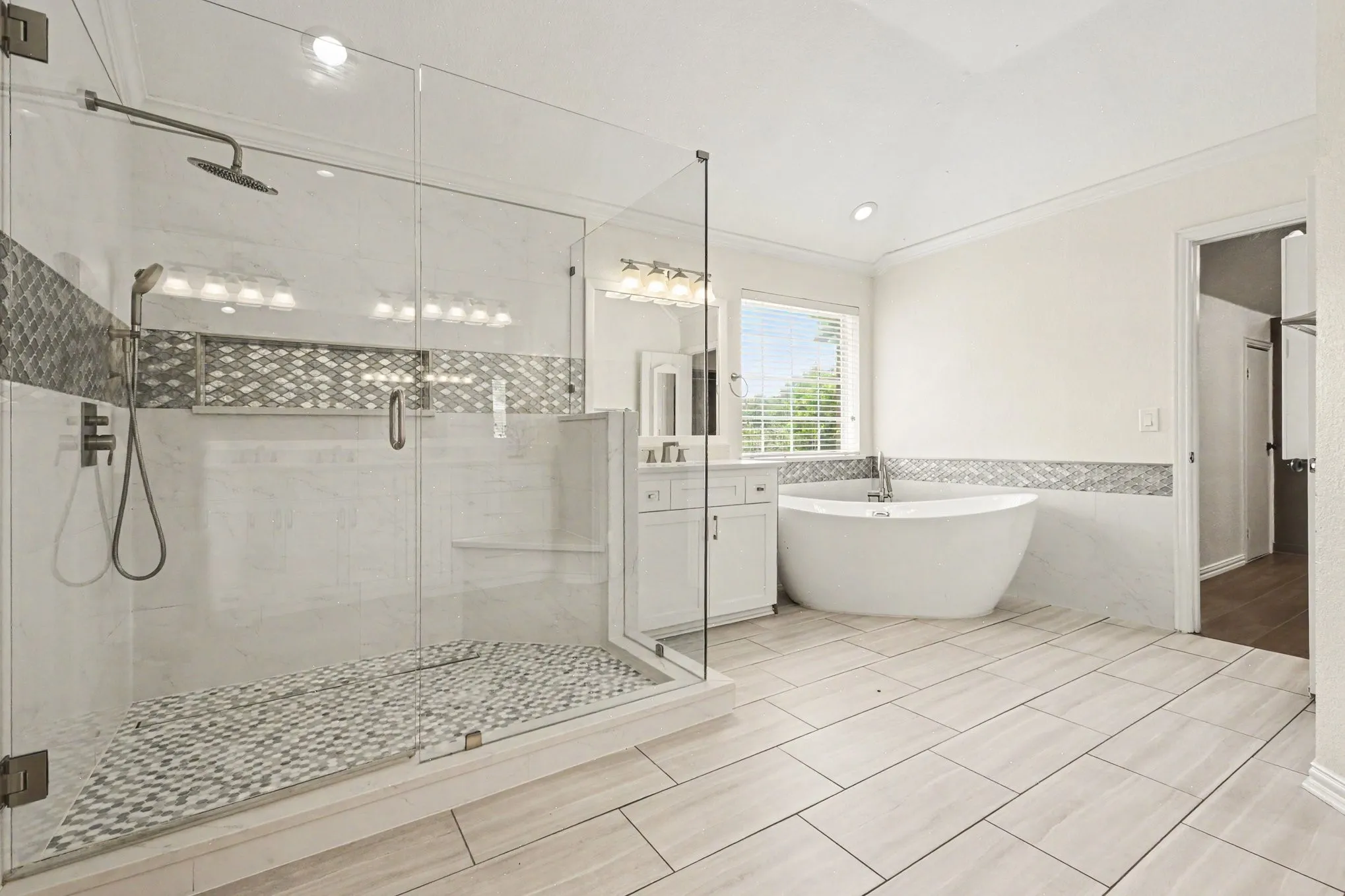Single Family Residence For Sale in Dallas County , 417 Forest Ridge Drive, Coppell, Texas 75019, 5 Bedroom, 3 Bathroom, 2 Garage spaces, 3,767 Sqft, built in 2000, mls#21355936, Real Estate Agent in Coppell, Homes For Sale in Dallas county, Homes For Sale in Coppell, Realtor in Coppell Texas, Real Estate Brokerage Independent Realty Texas, Luminita Cordes Realtor