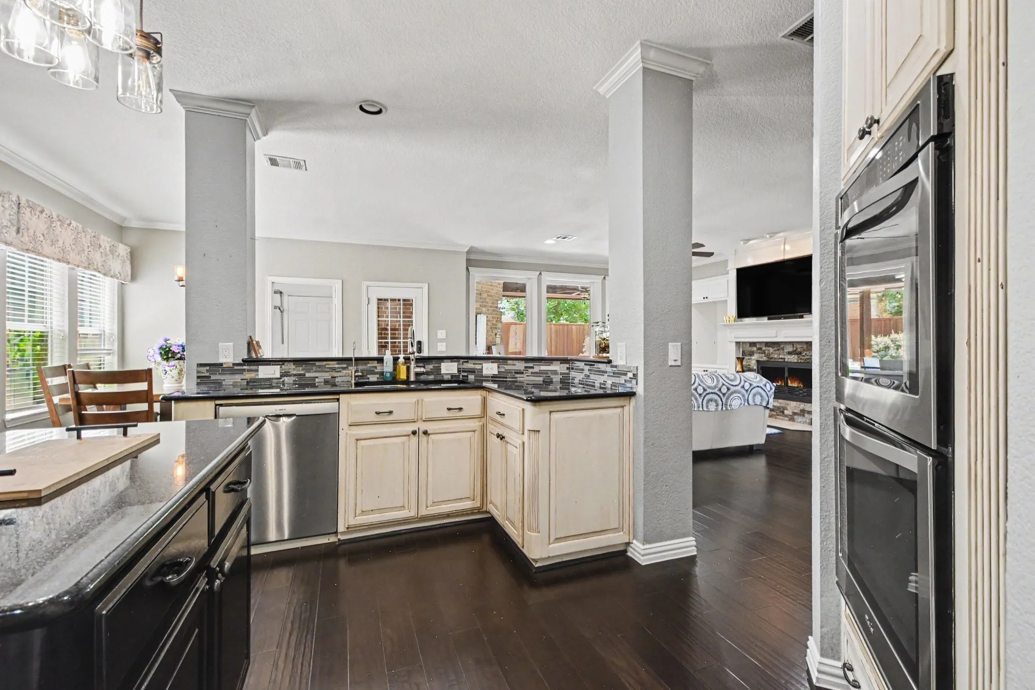 Single Family Residence For Sale in Dallas County , 417 Forest Ridge Drive, Coppell, Texas 75019, 5 Bedroom, 3 Bathroom, 2 Garage spaces, 3,767 Sqft, built in 2000, mls#21355936, Real Estate Agent in Coppell, Homes For Sale in Dallas county, Homes For Sale in Coppell, Realtor in Coppell Texas, Real Estate Brokerage Independent Realty Texas, Luminita Cordes Realtor