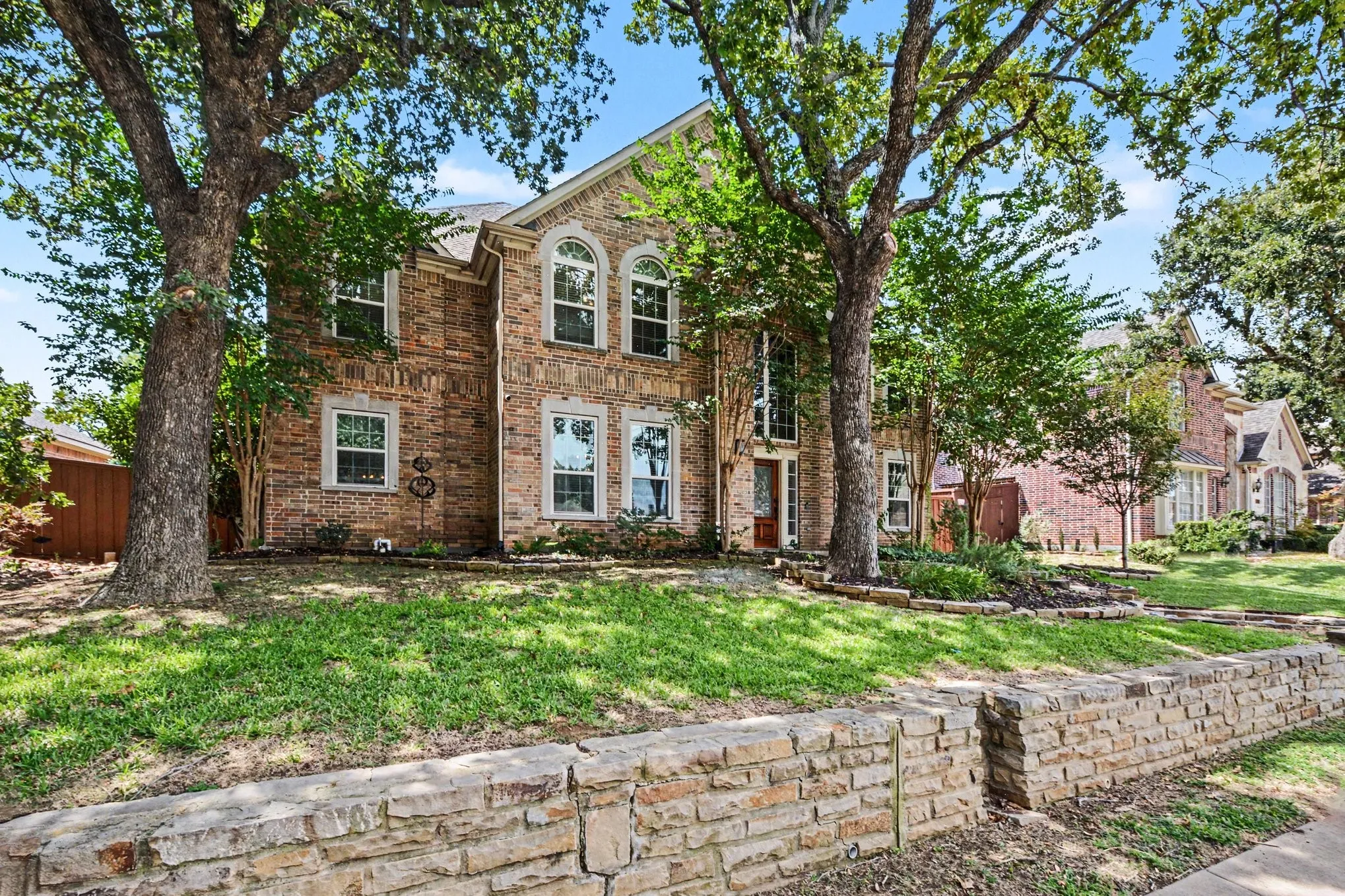 Single Family Residence For Sale in Dallas County , 417 Forest Ridge Drive, Coppell, Texas 75019, 5 Bedroom, 3 Bathroom, 2 Garage spaces, 3,767 Sqft, built in 2000, mls#21355936, Real Estate Agent in Coppell, Homes For Sale in Dallas county, Homes For Sale in Coppell, Realtor in Coppell Texas, Real Estate Brokerage Independent Realty Texas, Luminita Cordes Realtor