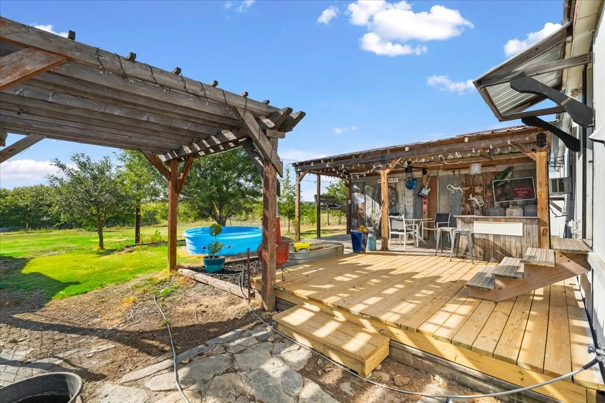 Mobile Home For Sale in Ellis County , 2093 Fm 1182, Ennis, Texas 75119, 3 Bedroom, 2 Bathroom, Garage spaces, 1,568 Sqft, built in 1994, mls#21369674, Real Estate Agent in Ennis, Homes For Sale in Ellis county, Homes For Sale in Ennis, Realtor in Ennis Texas, Real Estate Brokerage Independent Realty Texas, Luminita Cordes Realtor