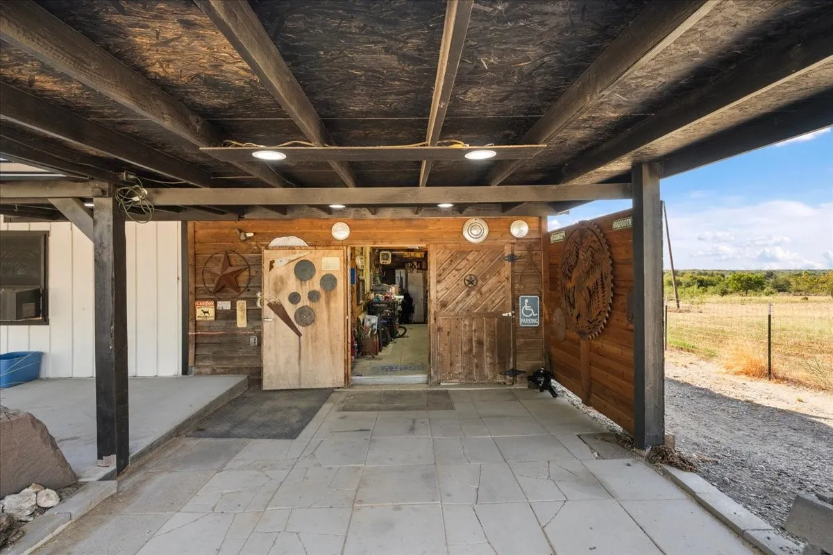 Mobile Home For Sale in Ellis County , 2093 Fm 1182, Ennis, Texas 75119, 3 Bedroom, 2 Bathroom, Garage spaces, 1,568 Sqft, built in 1994, mls#21369674, Real Estate Agent in Ennis, Homes For Sale in Ellis county, Homes For Sale in Ennis, Realtor in Ennis Texas, Real Estate Brokerage Independent Realty Texas, Luminita Cordes Realtor