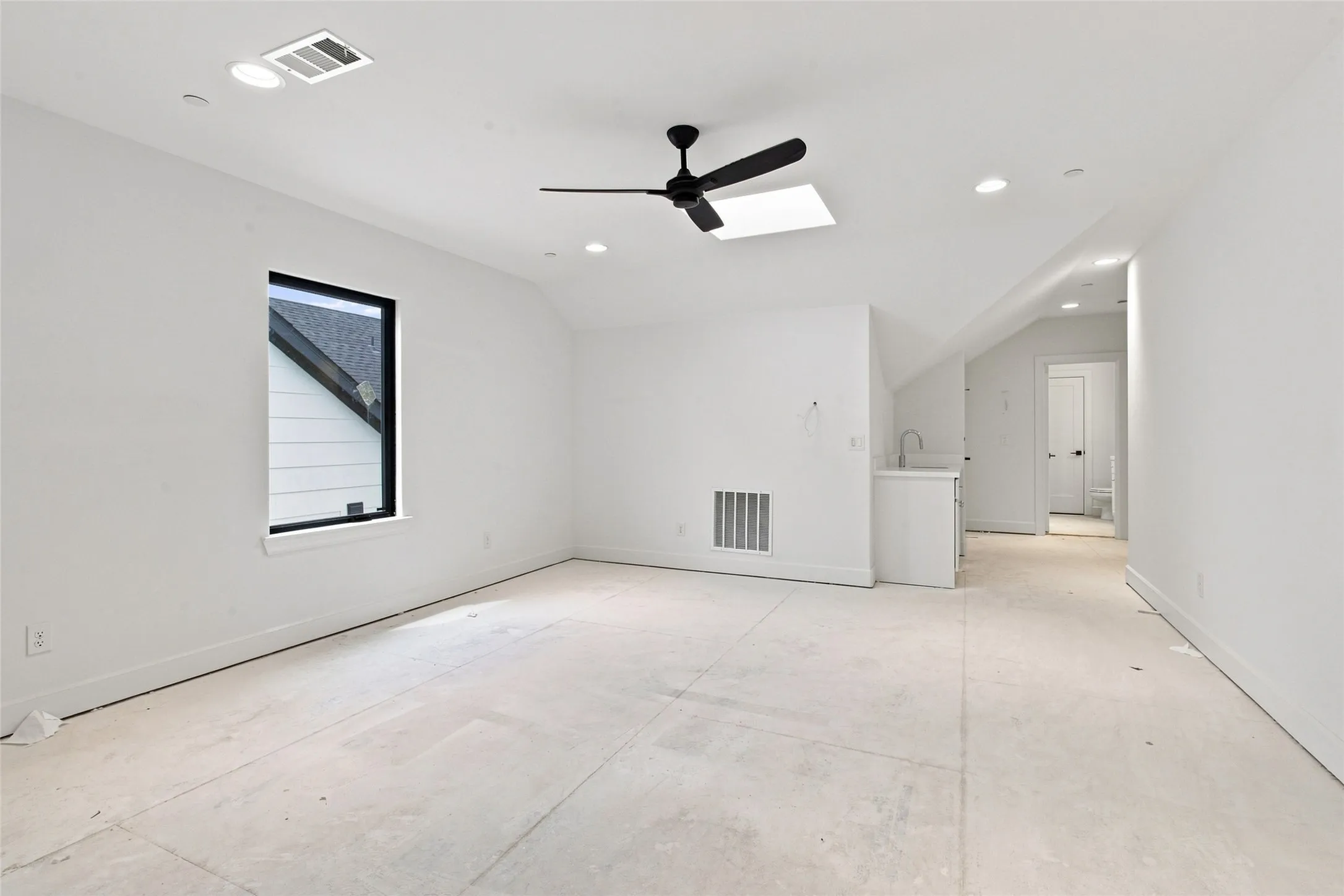 Single Family Residence For Rent in Dallas County , 4430 Glenwick Lane, University Park, Texas 75205, 5 Bedroom, 5 Bathroom, 2 Garage spaces, 3,327 Sqft, built in 2026, mls#21368584, Real Estate Agent in University Park, Homes For Rent in Dallas county, Homes For Rent in University Park, Realtor in University Park Texas, Real Estate Brokerage Independent Realty Texas, Luminita Cordes Realtor