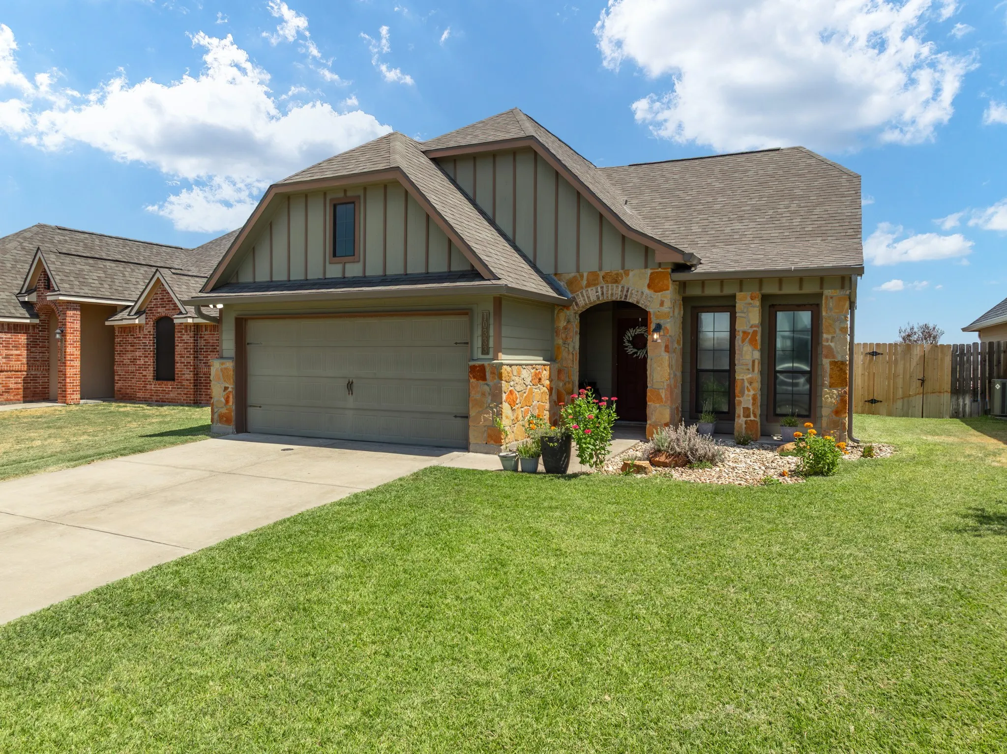 Single Family Residence For Sale in Mc Lennan County , 10333 Condor Loop, Waco, Texas 76708, 3 Bedroom, 2 Bathroom, 2 Garage spaces, 1,346 Sqft, built in 2012, mls#21369294, Real Estate Agent in Waco, Homes For Sale in Mc Lennan county, Homes For Sale in Waco, Realtor in Waco Texas, Real Estate Brokerage Independent Realty Texas, Luminita Cordes Realtor