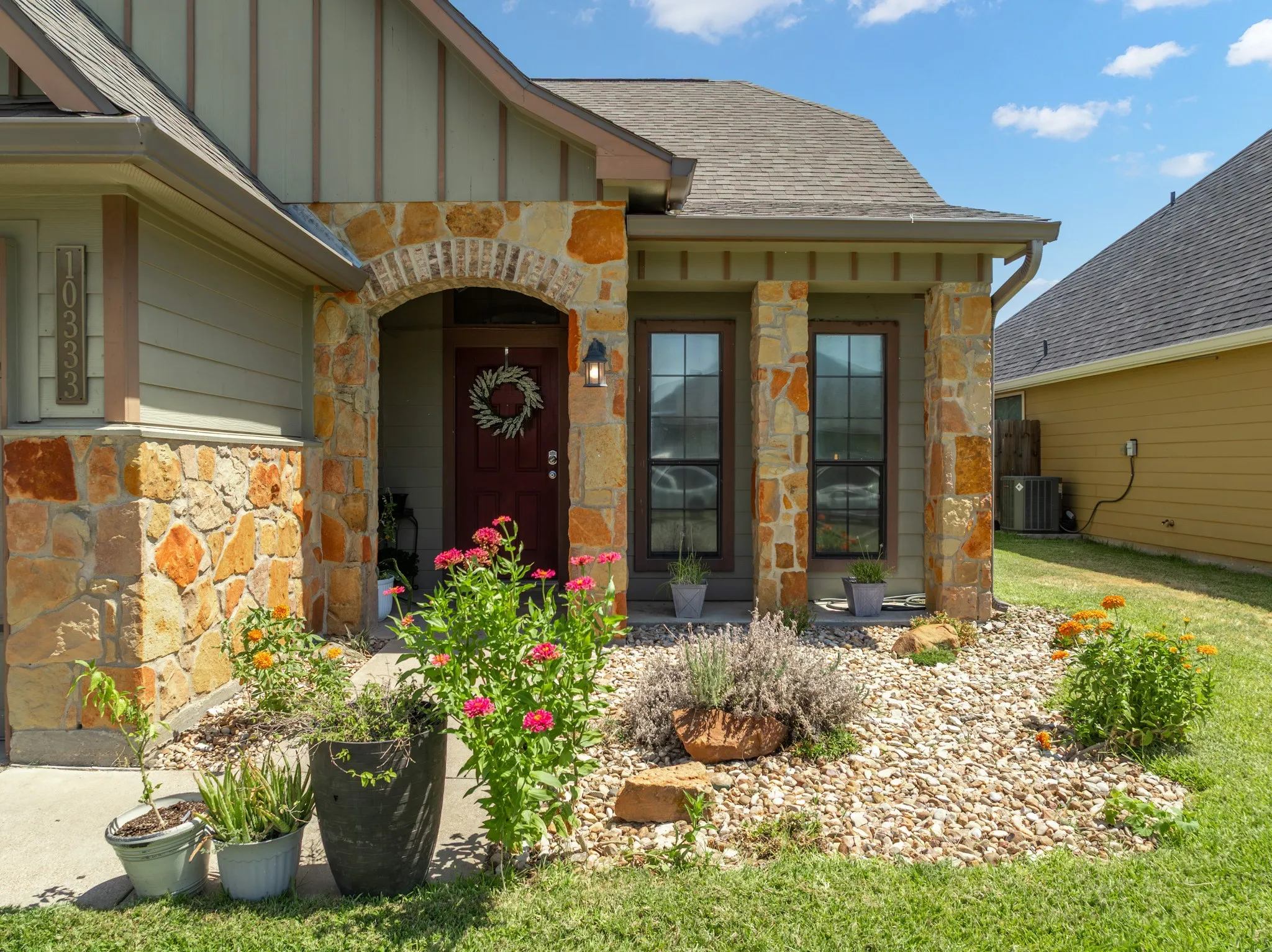 Single Family Residence For Sale in Mc Lennan County , 10333 Condor Loop, Waco, Texas 76708, 3 Bedroom, 2 Bathroom, 2 Garage spaces, 1,346 Sqft, built in 2012, mls#21369294, Real Estate Agent in Waco, Homes For Sale in Mc Lennan county, Homes For Sale in Waco, Realtor in Waco Texas, Real Estate Brokerage Independent Realty Texas, Luminita Cordes Realtor