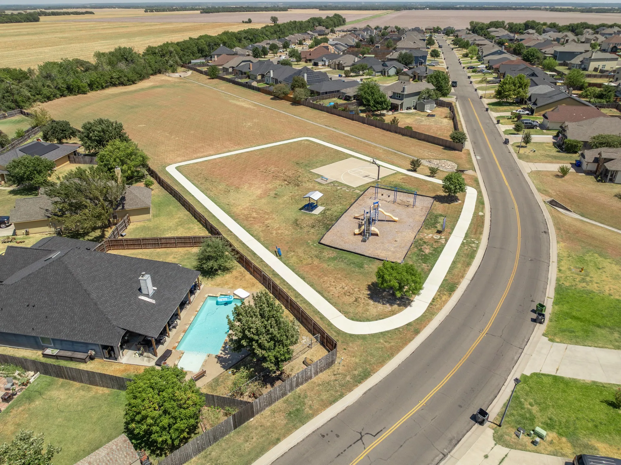 Single Family Residence For Sale in Mc Lennan County , 10333 Condor Loop, Waco, Texas 76708, 3 Bedroom, 2 Bathroom, 2 Garage spaces, 1,346 Sqft, built in 2012, mls#21369294, Real Estate Agent in Waco, Homes For Sale in Mc Lennan county, Homes For Sale in Waco, Realtor in Waco Texas, Real Estate Brokerage Independent Realty Texas, Luminita Cordes Realtor
