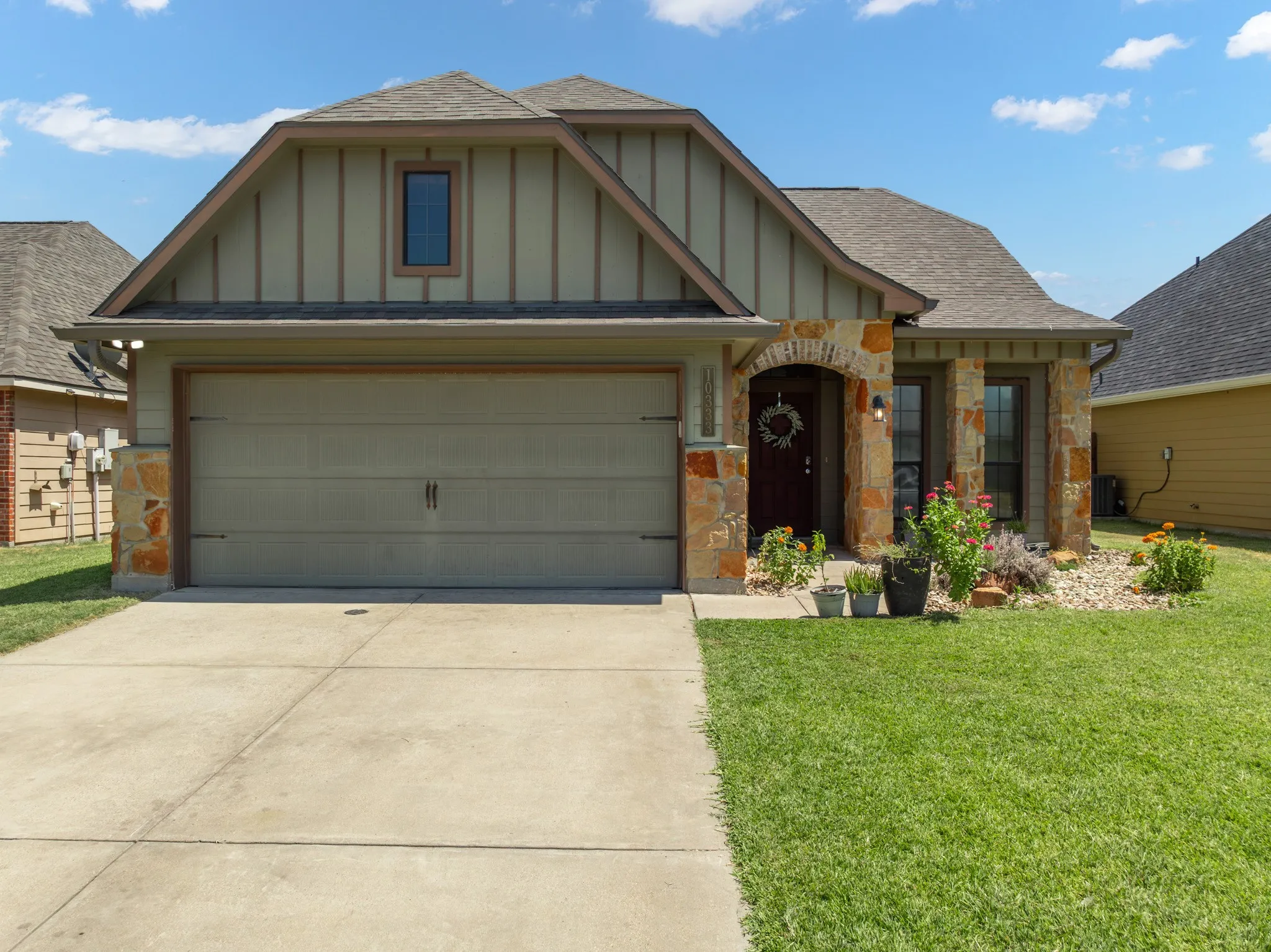 Single Family Residence For Sale in Mc Lennan County , 10333 Condor Loop, Waco, Texas 76708, 3 Bedroom, 2 Bathroom, 2 Garage spaces, 1,346 Sqft, built in 2012, mls#21369294, Real Estate Agent in Waco, Homes For Sale in Mc Lennan county, Homes For Sale in Waco, Realtor in Waco Texas, Real Estate Brokerage Independent Realty Texas, Luminita Cordes Realtor