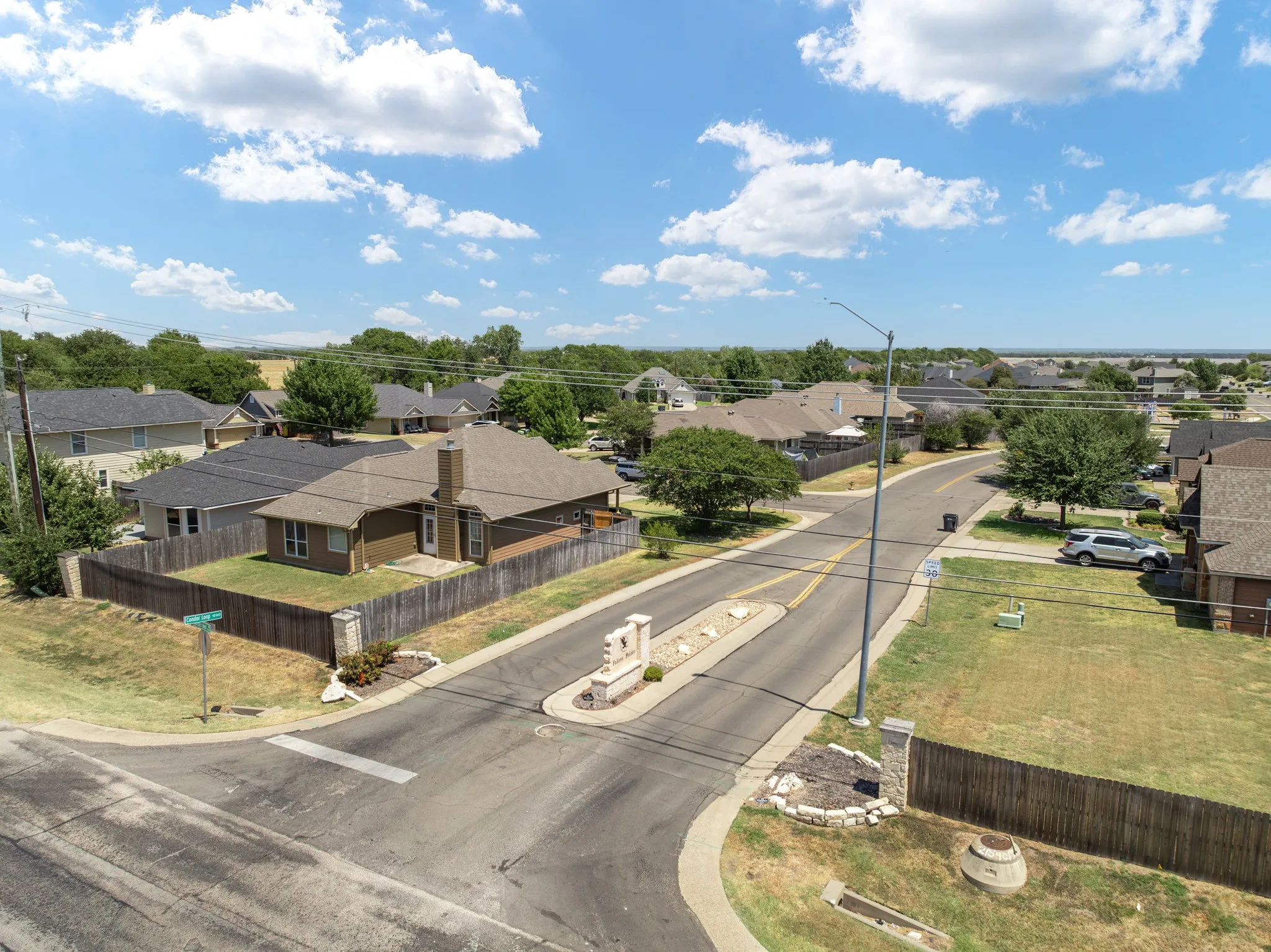 Single Family Residence For Sale in Mc Lennan County , 10333 Condor Loop, Waco, Texas 76708, 3 Bedroom, 2 Bathroom, 2 Garage spaces, 1,346 Sqft, built in 2012, mls#21369294, Real Estate Agent in Waco, Homes For Sale in Mc Lennan county, Homes For Sale in Waco, Realtor in Waco Texas, Real Estate Brokerage Independent Realty Texas, Luminita Cordes Realtor