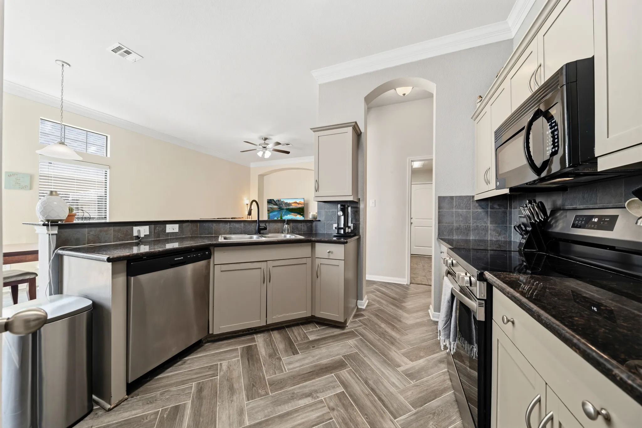 Single Family Residence For Sale in Mc Lennan County , 10333 Condor Loop, Waco, Texas 76708, 3 Bedroom, 2 Bathroom, 2 Garage spaces, 1,346 Sqft, built in 2012, mls#21369294, Real Estate Agent in Waco, Homes For Sale in Mc Lennan county, Homes For Sale in Waco, Realtor in Waco Texas, Real Estate Brokerage Independent Realty Texas, Luminita Cordes Realtor