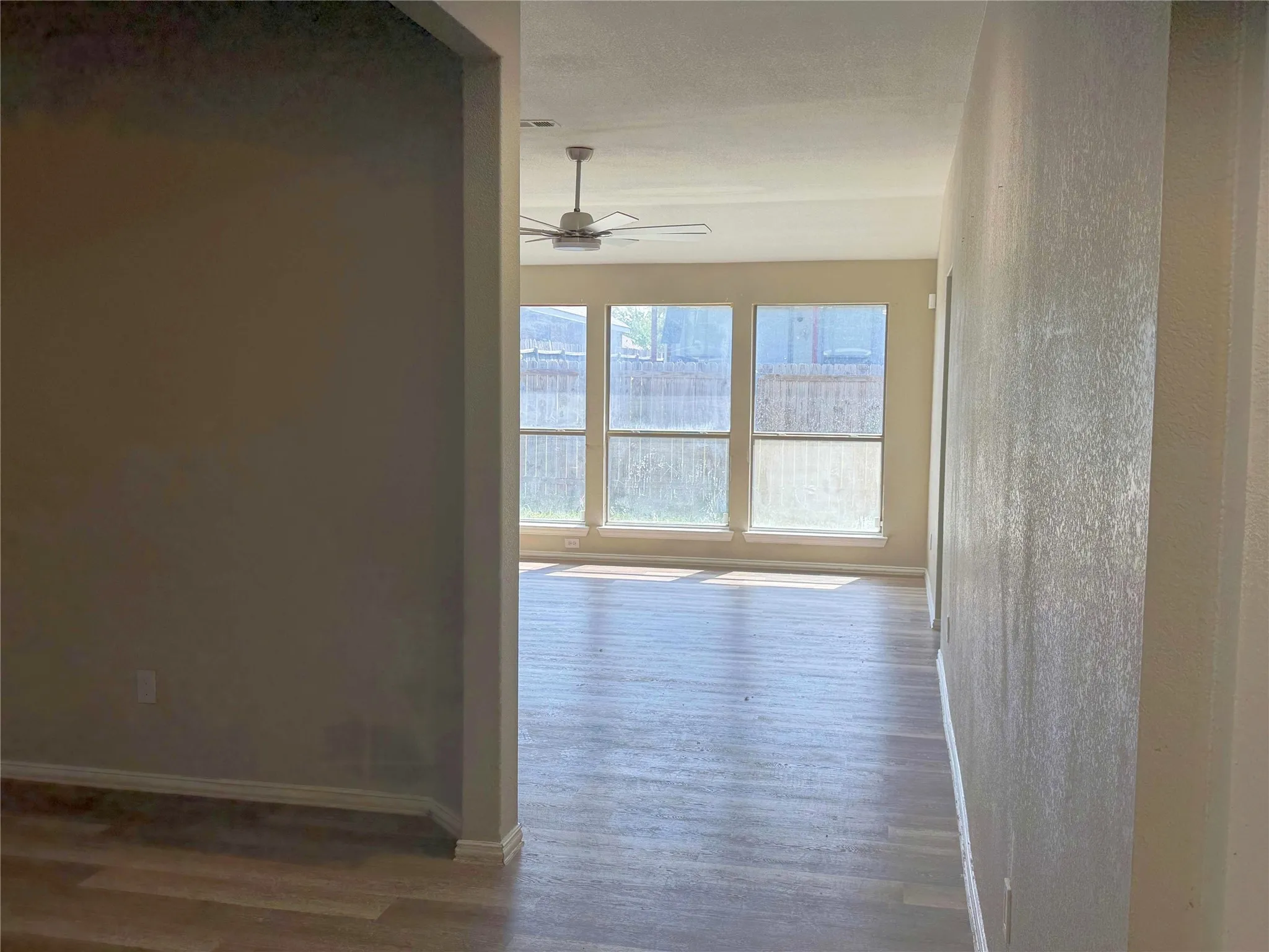 Single Family Residence For Sale in Tarrant County , 9325 Rhoni Court, Fort Worth, Texas 76140, 3 Bedroom, 2 Bathroom, 2 Garage spaces, 1,382 Sqft, built in 2005, mls#21369680, Real Estate Agent in Fort Worth, Homes For Sale in Tarrant county, Homes For Sale in Fort Worth, Realtor in Fort Worth Texas, Real Estate Brokerage Independent Realty Texas, Luminita Cordes Realtor