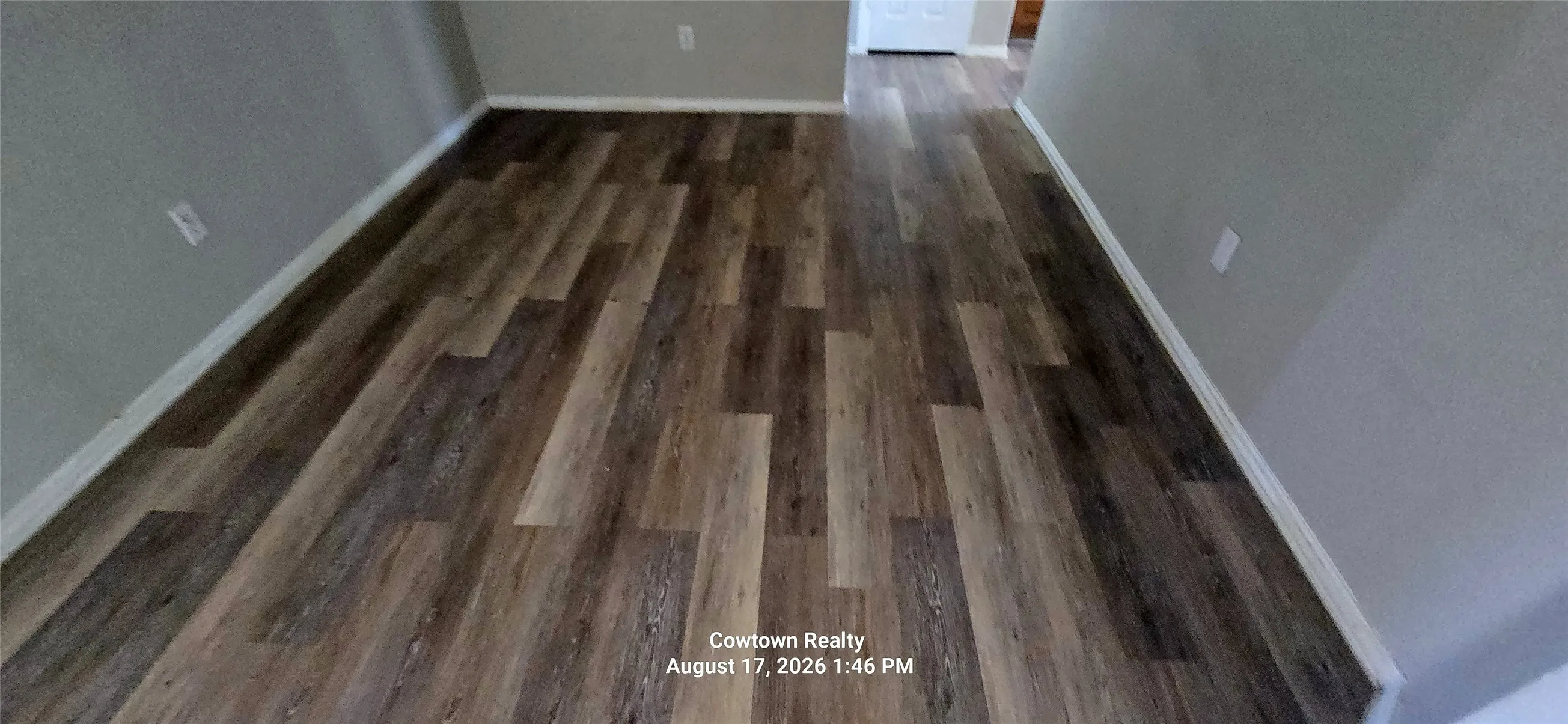 Single Family Residence For Sale in Tarrant County , 9325 Rhoni Court, Fort Worth, Texas 76140, 3 Bedroom, 2 Bathroom, 2 Garage spaces, 1,382 Sqft, built in 2005, mls#21369680, Real Estate Agent in Fort Worth, Homes For Sale in Tarrant county, Homes For Sale in Fort Worth, Realtor in Fort Worth Texas, Real Estate Brokerage Independent Realty Texas, Luminita Cordes Realtor