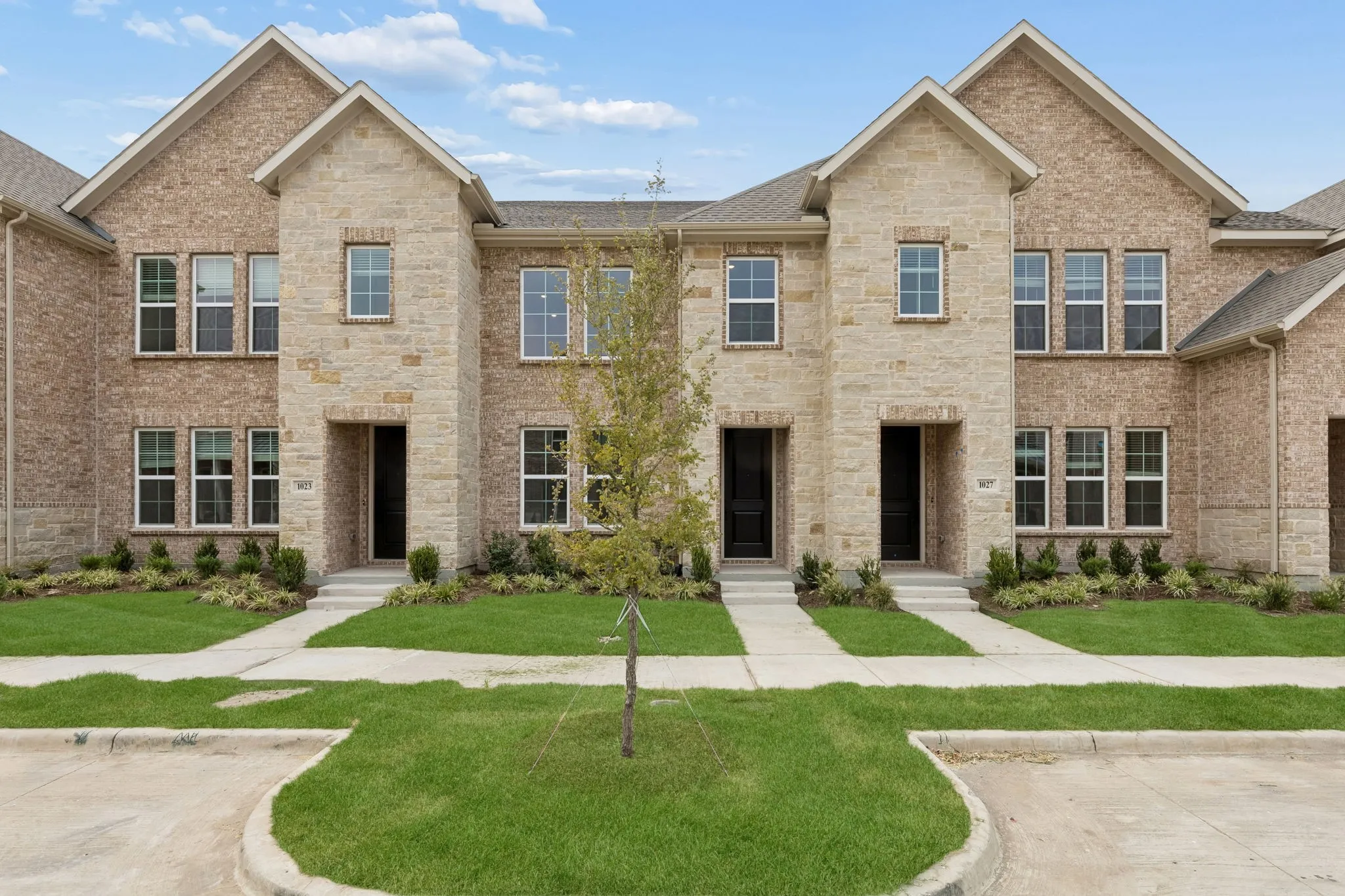 Townhouse For Sale in Collin County , 1025 Splitrock Drive, Allen, Texas 75013, 2 Bedroom, 3 Bathroom, 2 Garage spaces, 1,586 Sqft, built in 2026, mls#21369279, Real Estate Agent in Allen, Homes For Sale in Collin county, Homes For Sale in Allen, Realtor in Allen Texas, Real Estate Brokerage Independent Realty Texas, Luminita Cordes Realtor