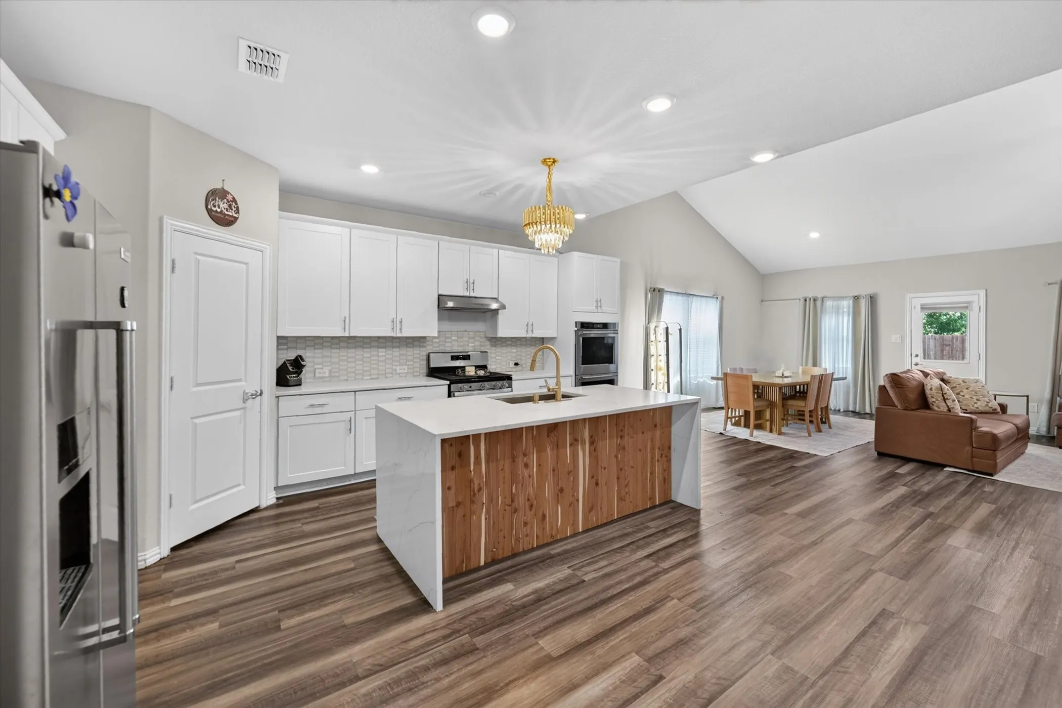 Single Family Residence For Sale in Collin County , 447 Crystal Clear Lane, Princeton, Texas 75407, 5 Bedroom, 3 Bathroom, 2 Garage spaces, 3,045 Sqft, built in 2021, mls#21369616, Real Estate Agent in Princeton, Homes For Sale in Collin county, Homes For Sale in Princeton, Realtor in Princeton Texas, Real Estate Brokerage Independent Realty Texas, Luminita Cordes Realtor