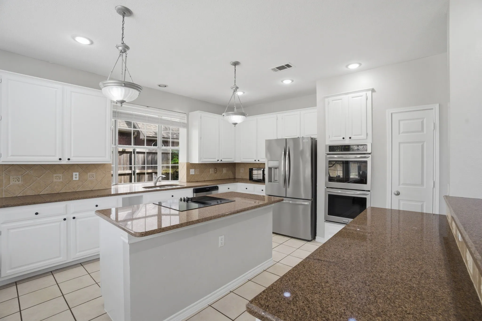 Single Family Residence For Sale in Collin County , 2214 Cherry Hill Lane, Mc Kinney, Texas 75072, 4 Bedroom, 3 Bathroom, 2 Garage spaces, 2,792 Sqft, built in 1990, mls#21369179, Real Estate Agent in Mc Kinney, Homes For Sale in Collin county, Homes For Sale in Mc Kinney, Realtor in Mc Kinney Texas, Real Estate Brokerage Independent Realty Texas, Luminita Cordes Realtor