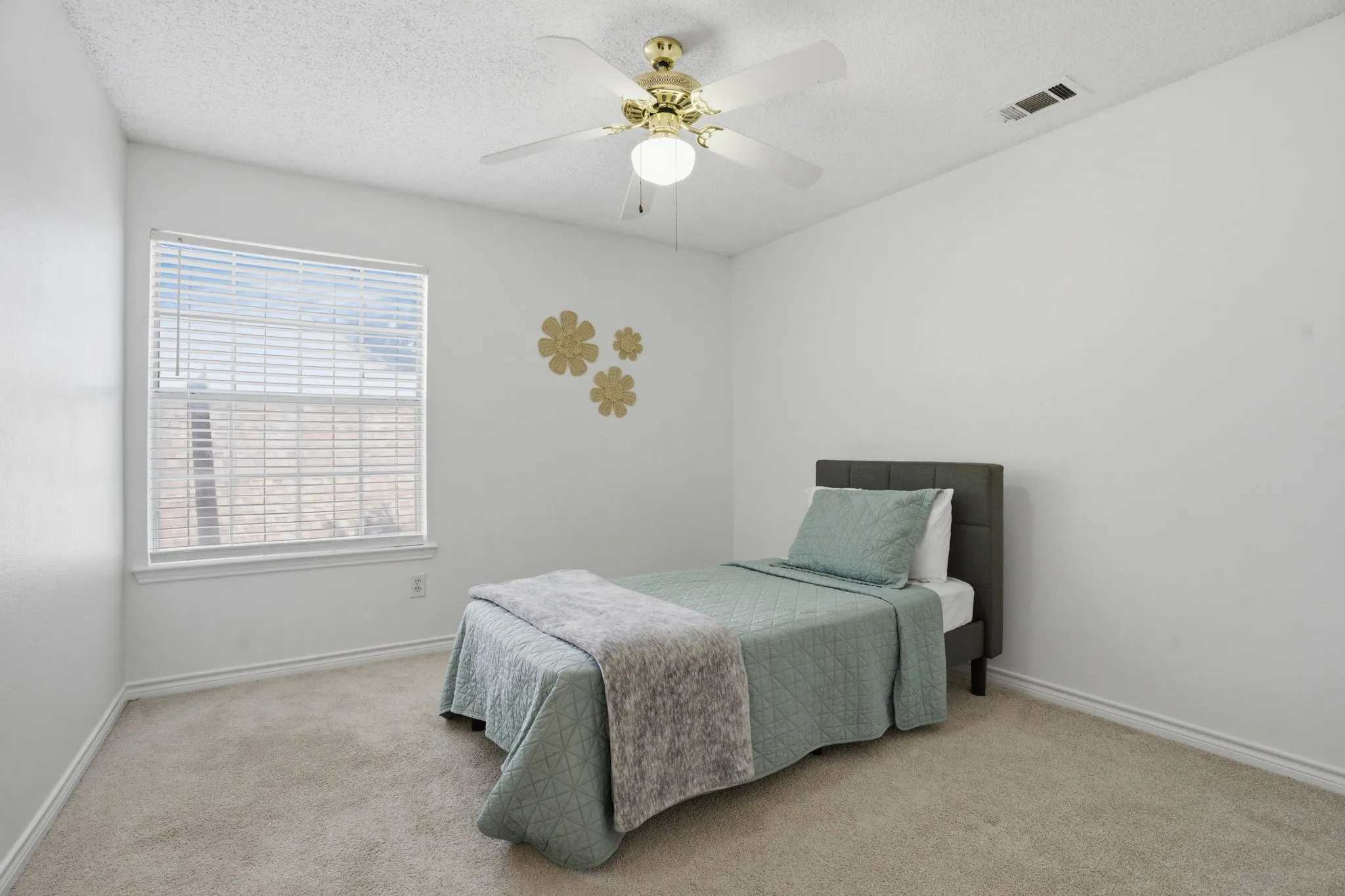 Single Family Residence For Sale in Collin County , 2214 Cherry Hill Lane, Mc Kinney, Texas 75072, 4 Bedroom, 3 Bathroom, 2 Garage spaces, 2,792 Sqft, built in 1990, mls#21369179, Real Estate Agent in Mc Kinney, Homes For Sale in Collin county, Homes For Sale in Mc Kinney, Realtor in Mc Kinney Texas, Real Estate Brokerage Independent Realty Texas, Luminita Cordes Realtor