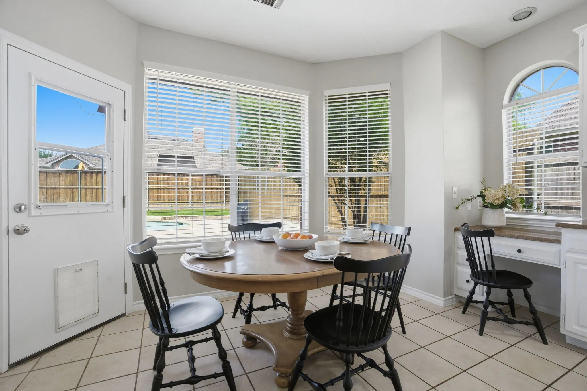 Single Family Residence For Sale in Collin County , 2214 Cherry Hill Lane, Mc Kinney, Texas 75072, 4 Bedroom, 3 Bathroom, 2 Garage spaces, 2,792 Sqft, built in 1990, mls#21369179, Real Estate Agent in Mc Kinney, Homes For Sale in Collin county, Homes For Sale in Mc Kinney, Realtor in Mc Kinney Texas, Real Estate Brokerage Independent Realty Texas, Luminita Cordes Realtor