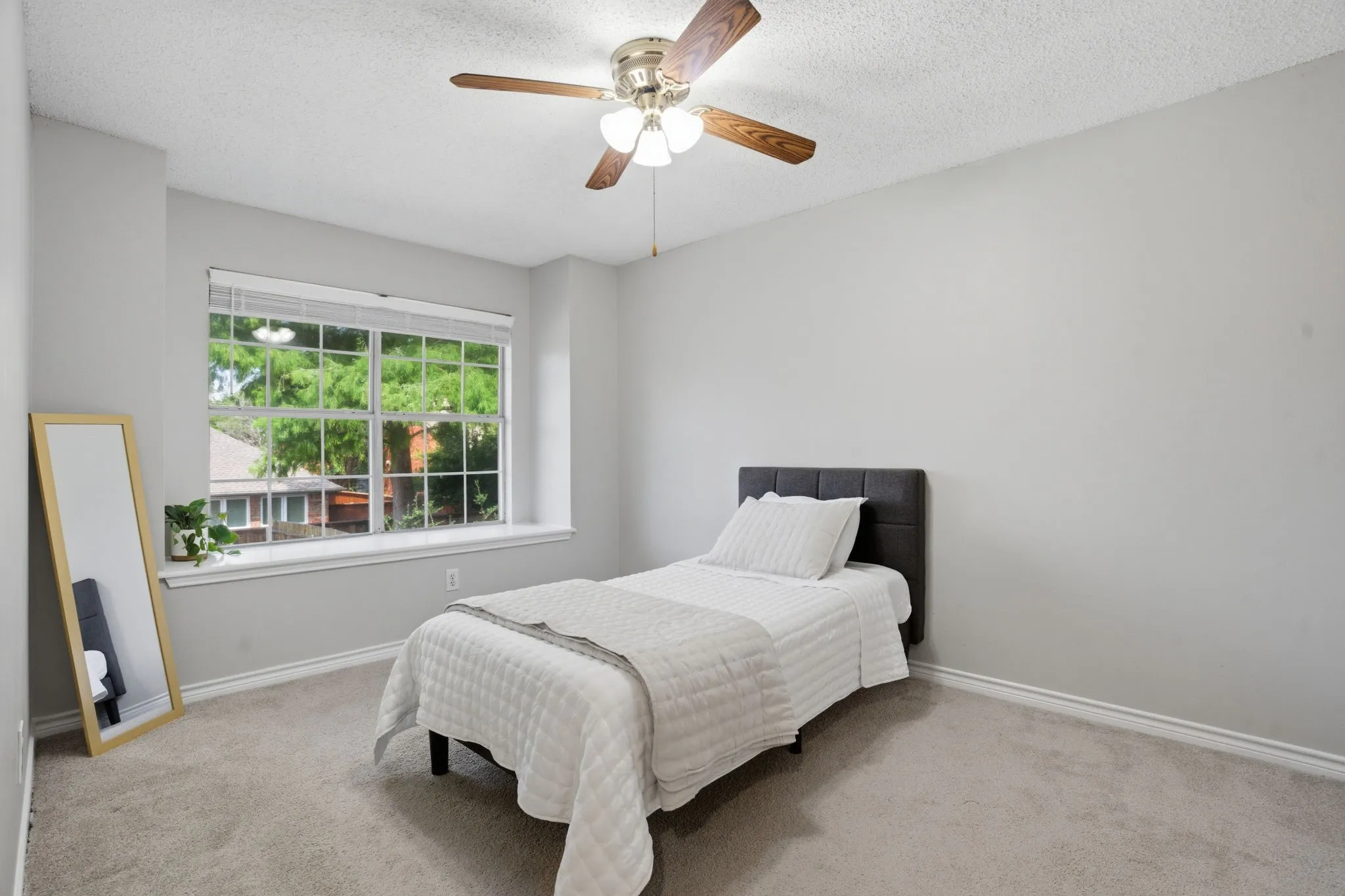 Single Family Residence For Sale in Collin County , 2214 Cherry Hill Lane, Mc Kinney, Texas 75072, 4 Bedroom, 3 Bathroom, 2 Garage spaces, 2,792 Sqft, built in 1990, mls#21369179, Real Estate Agent in Mc Kinney, Homes For Sale in Collin county, Homes For Sale in Mc Kinney, Realtor in Mc Kinney Texas, Real Estate Brokerage Independent Realty Texas, Luminita Cordes Realtor
