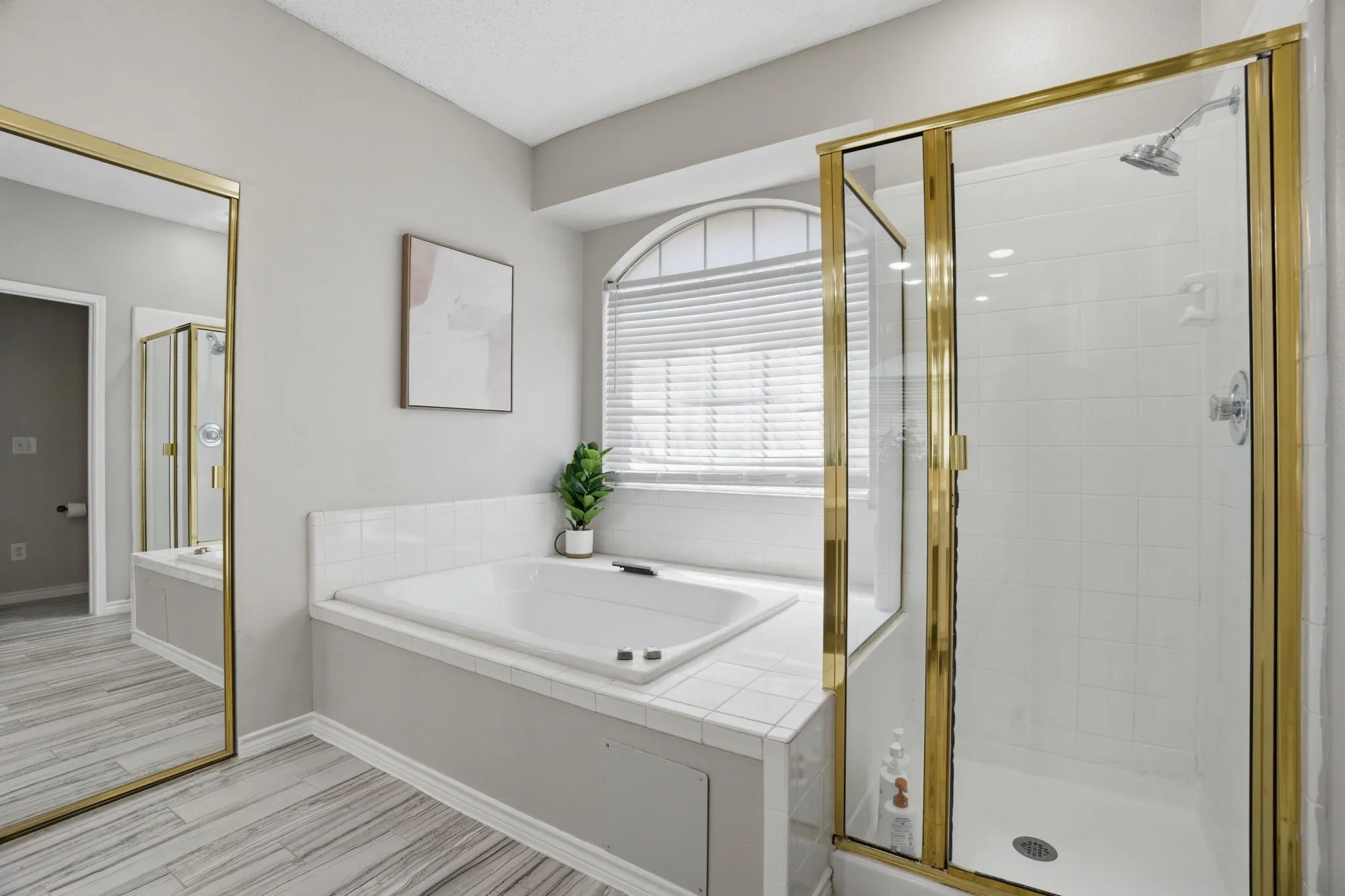 Single Family Residence For Sale in Collin County , 2214 Cherry Hill Lane, Mc Kinney, Texas 75072, 4 Bedroom, 3 Bathroom, 2 Garage spaces, 2,792 Sqft, built in 1990, mls#21369179, Real Estate Agent in Mc Kinney, Homes For Sale in Collin county, Homes For Sale in Mc Kinney, Realtor in Mc Kinney Texas, Real Estate Brokerage Independent Realty Texas, Luminita Cordes Realtor