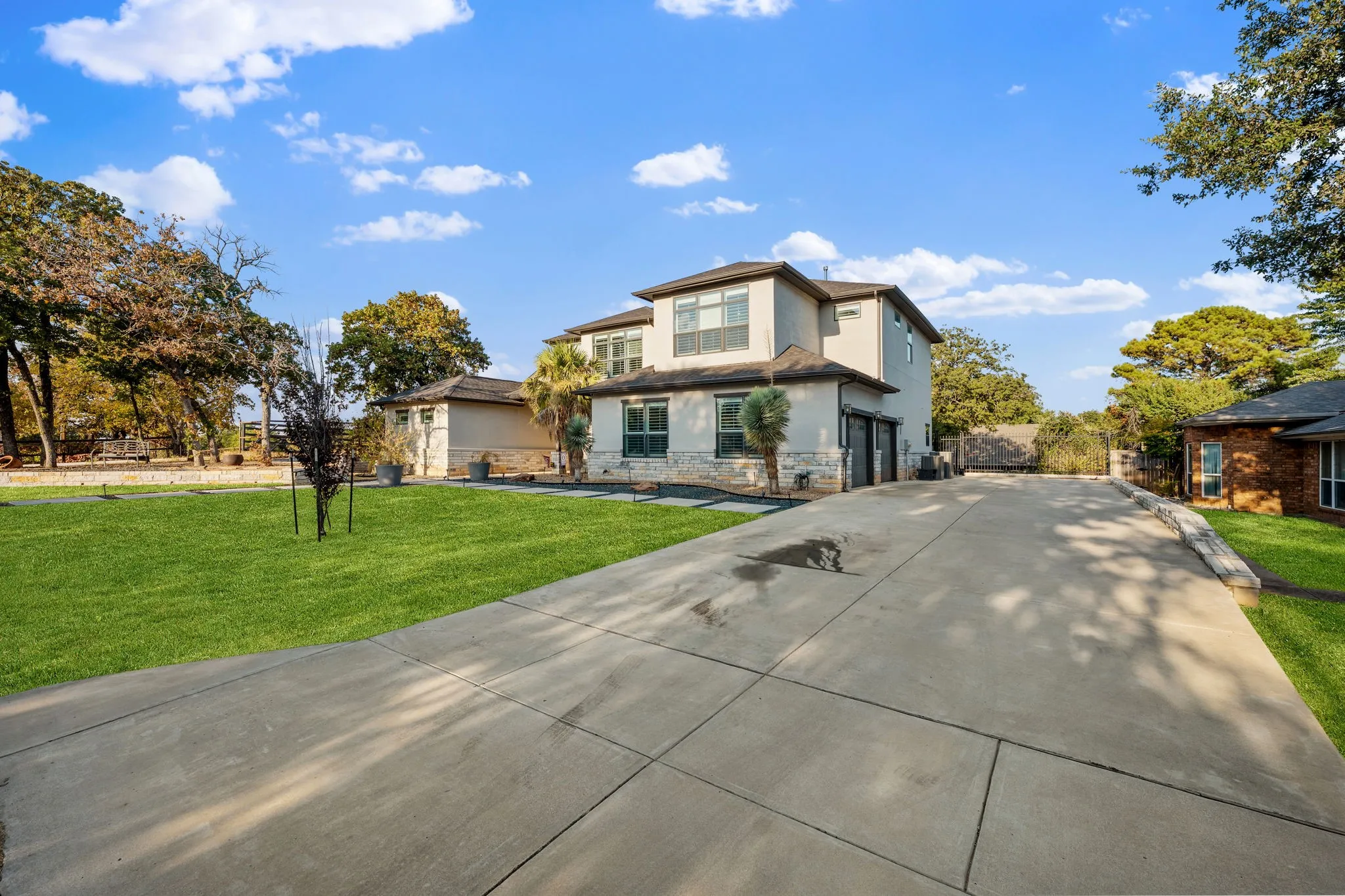 Single Family Residence For Sale in Tarrant County , 539 Lavena Street, Keller, Texas 76248, 4 Bedroom, 5 Bathroom, 2 Garage spaces, 4,040 Sqft, built in 2020, mls#21369440, Real Estate Agent in Keller, Homes For Sale in Tarrant county, Homes For Sale in Keller, Realtor in Keller Texas, Real Estate Brokerage Independent Realty Texas, Luminita Cordes Realtor