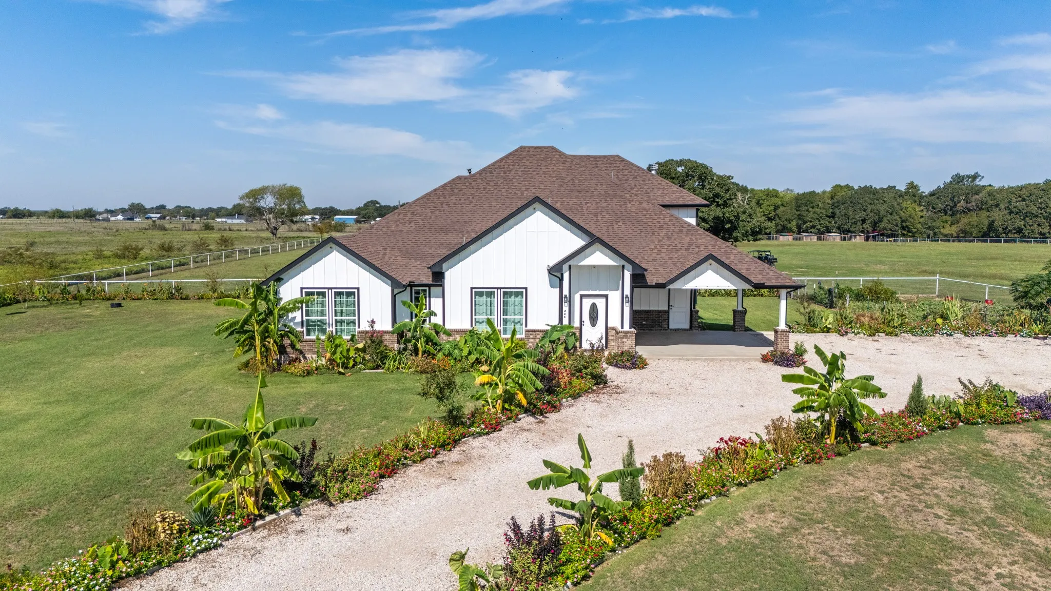 Single Family Residence For Sale in Van Zandt County , 233 Private Road 7786, Wills Point, Texas 75169, 5 Bedroom, 4 Bathroom, Garage spaces, 3,333 Sqft, built in 2023, mls#21369645, Real Estate Agent in Wills Point, Homes For Sale in Van Zandt county, Homes For Sale in Wills Point, Realtor in Wills Point Texas, Real Estate Brokerage Independent Realty Texas, Luminita Cordes Realtor
