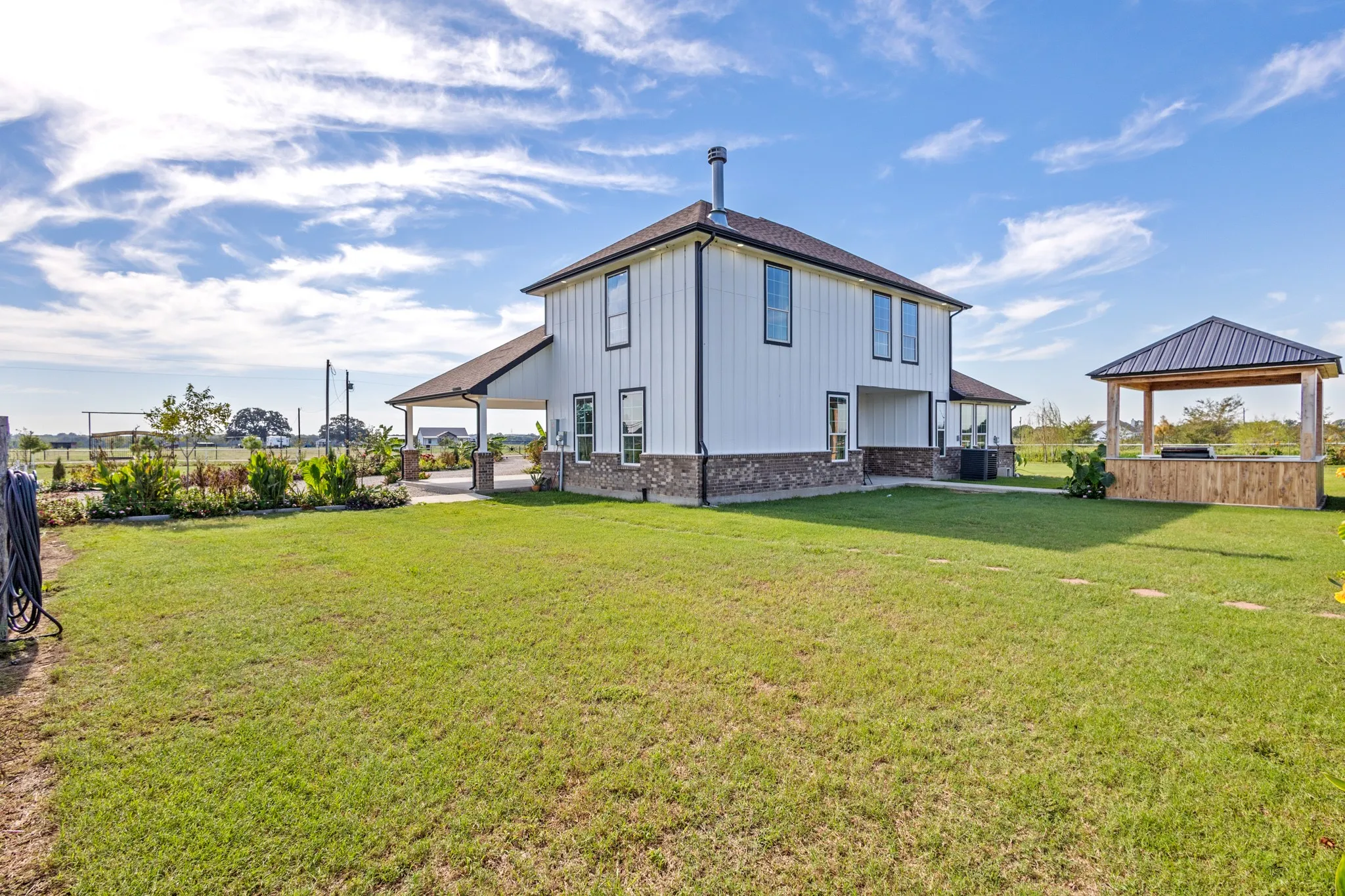 Single Family Residence For Sale in Van Zandt County , 233 Private Road 7786, Wills Point, Texas 75169, 5 Bedroom, 4 Bathroom, Garage spaces, 3,333 Sqft, built in 2023, mls#21369645, Real Estate Agent in Wills Point, Homes For Sale in Van Zandt county, Homes For Sale in Wills Point, Realtor in Wills Point Texas, Real Estate Brokerage Independent Realty Texas, Luminita Cordes Realtor