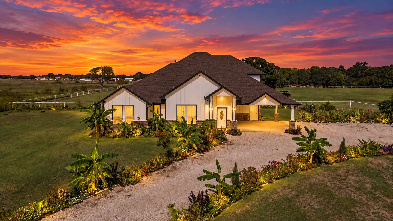 Single Family Residence For Sale in Van Zandt County , 233 Private Road 7786, Wills Point, Texas 75169, 5 Bedroom, 4 Bathroom, Garage spaces, 3,333 Sqft, built in 2023, mls#21369645, Real Estate Agent in Wills Point, Homes For Sale in Van Zandt county, Homes For Sale in Wills Point, Realtor in Wills Point Texas, Real Estate Brokerage Independent Realty Texas, Luminita Cordes Realtor