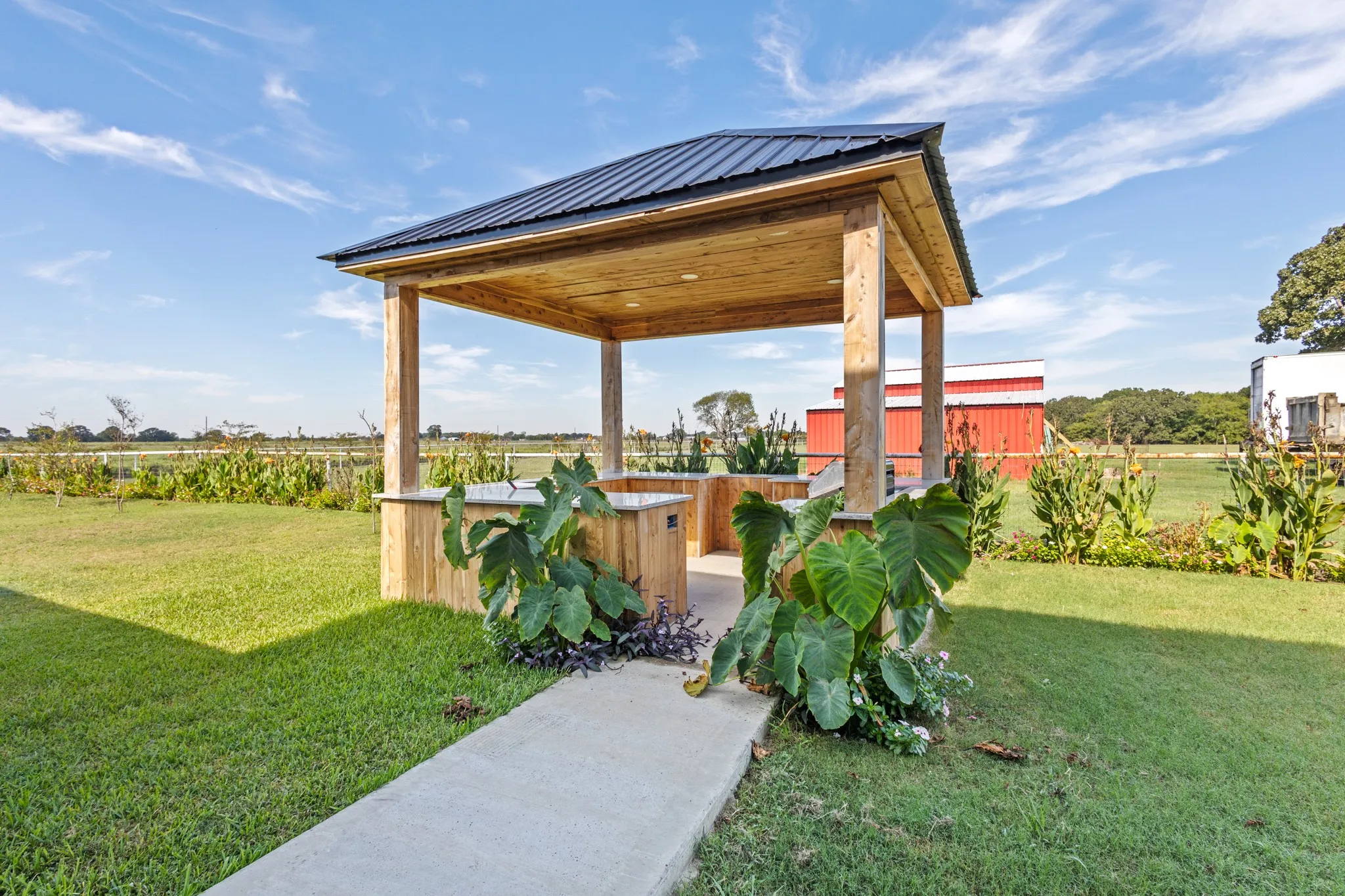 Single Family Residence For Sale in Van Zandt County , 233 Private Road 7786, Wills Point, Texas 75169, 5 Bedroom, 4 Bathroom, Garage spaces, 3,333 Sqft, built in 2023, mls#21369645, Real Estate Agent in Wills Point, Homes For Sale in Van Zandt county, Homes For Sale in Wills Point, Realtor in Wills Point Texas, Real Estate Brokerage Independent Realty Texas, Luminita Cordes Realtor